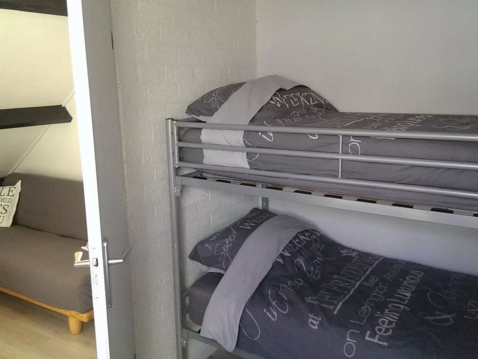 "Buurtweg213" mit Schwimmbad-Binnen