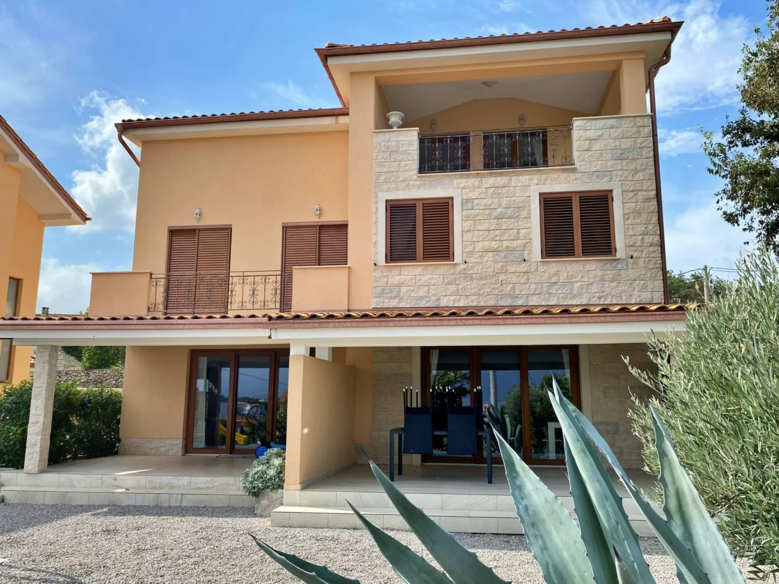 Apartment Rebeka-Buiten