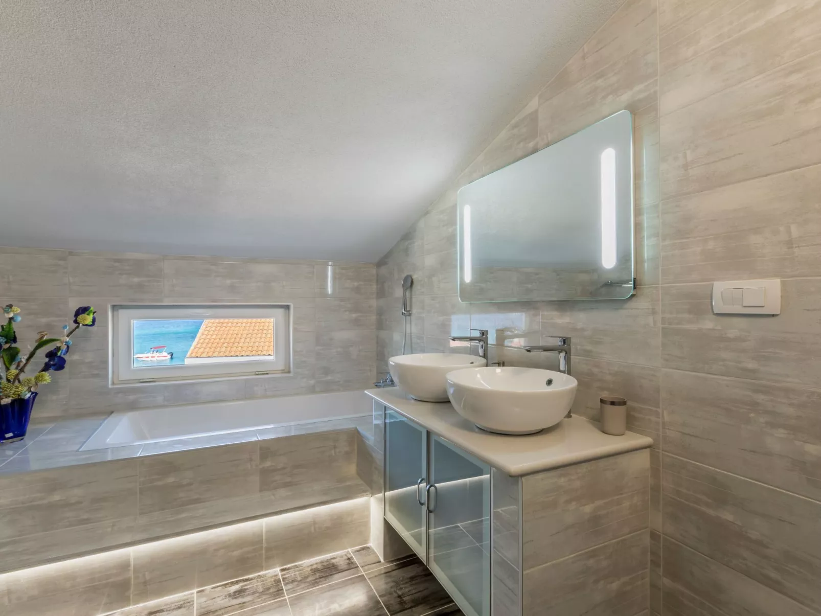 Mit Privatpool für 9 Personen ca. 95 m&sup2; in Sevid, Adriaküste Kroatien (Tro-Binnen