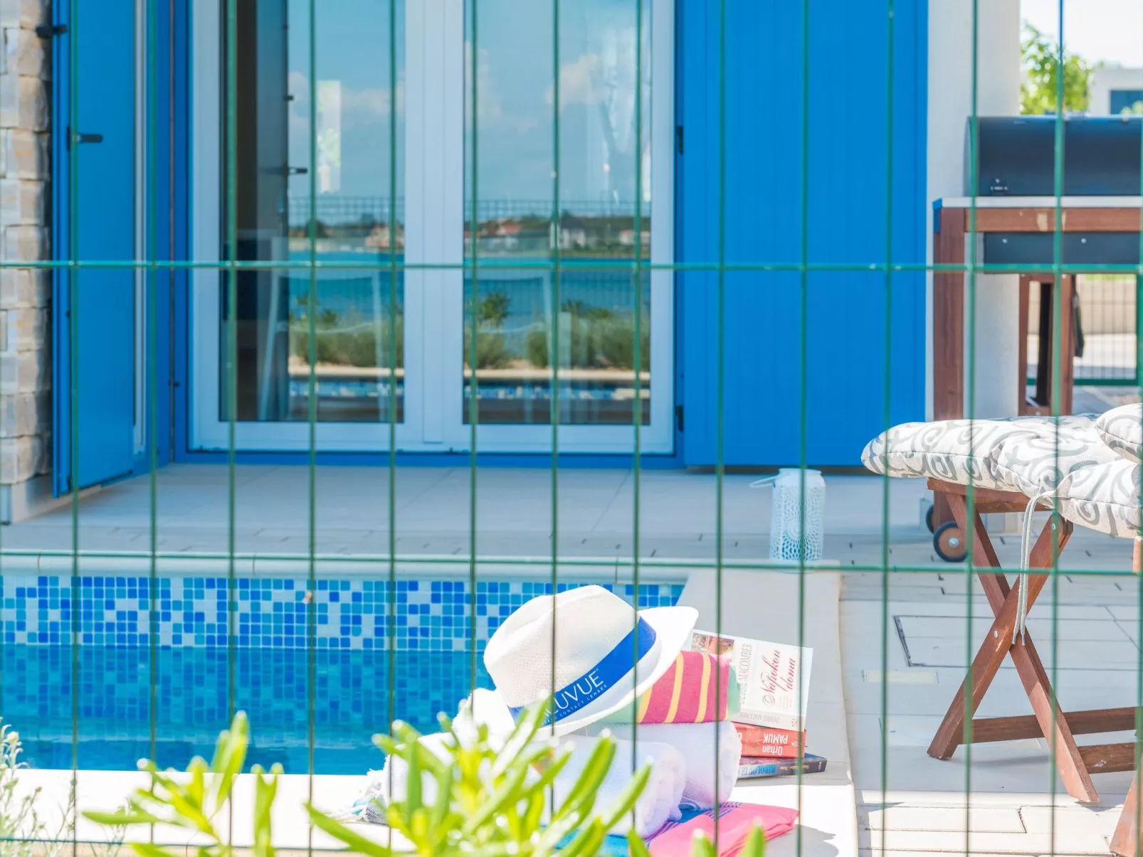 Strandvilla "Miri Olive" mit beheiztem Pool-Buiten