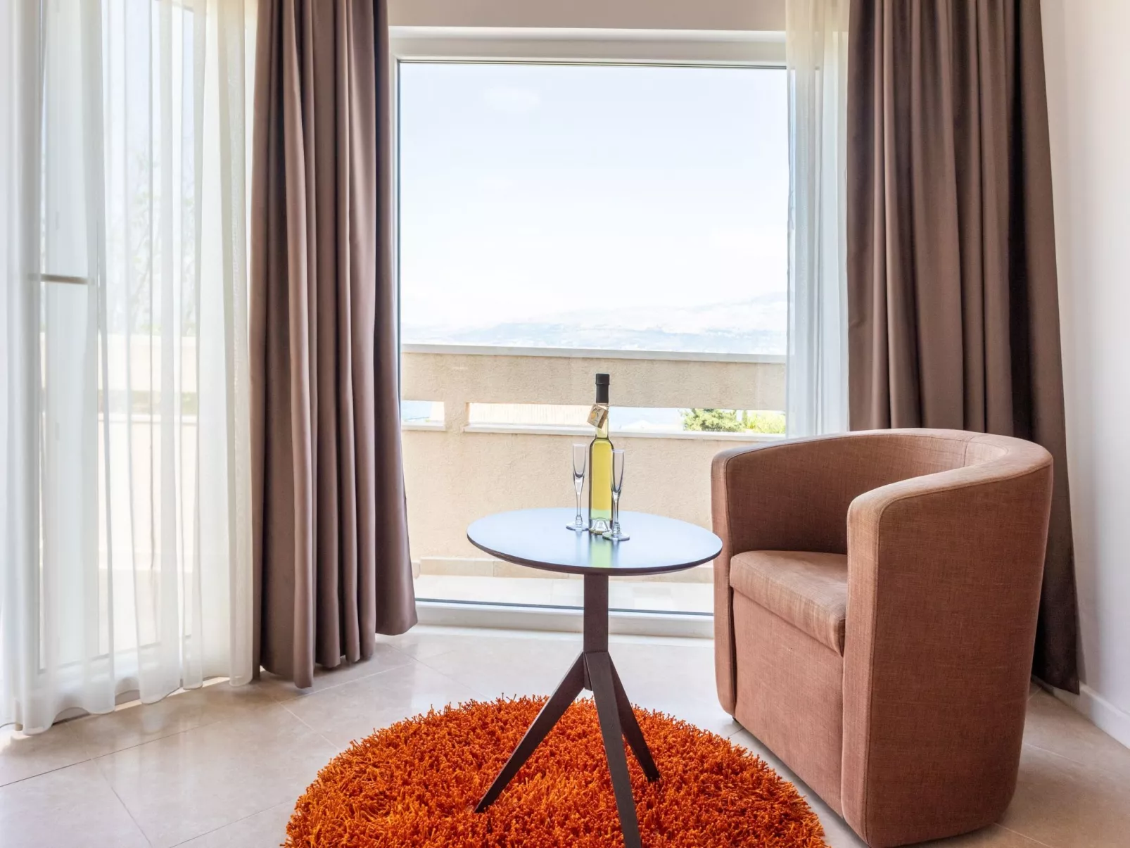 Geräumige Wohnung mit Meerblick vom Sonnenbalkon-Binnen