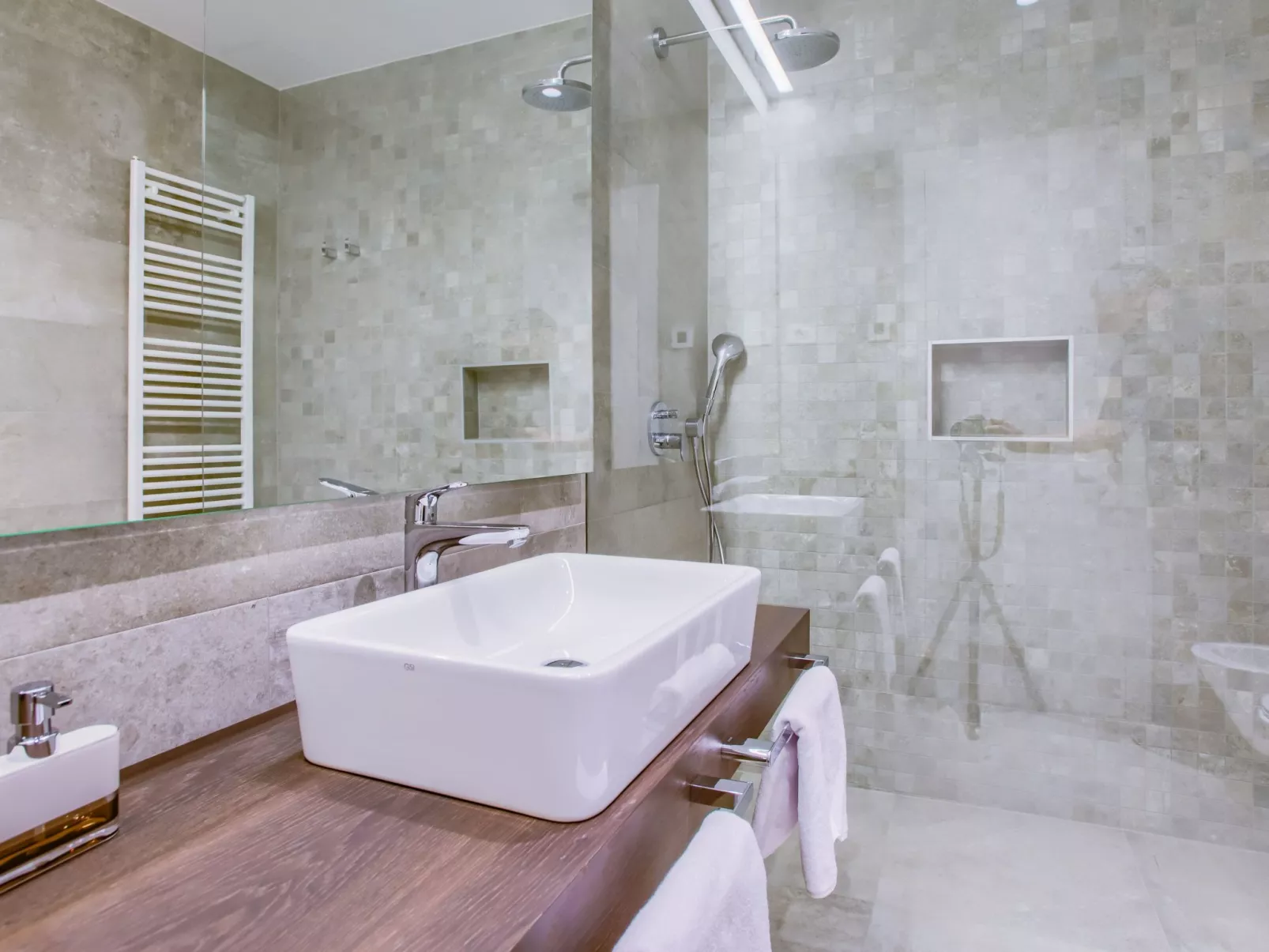 Für 6 Personen und 4 Kinder in Porec-Jurici, Istrien (Westküste von Istrien)-Binnen