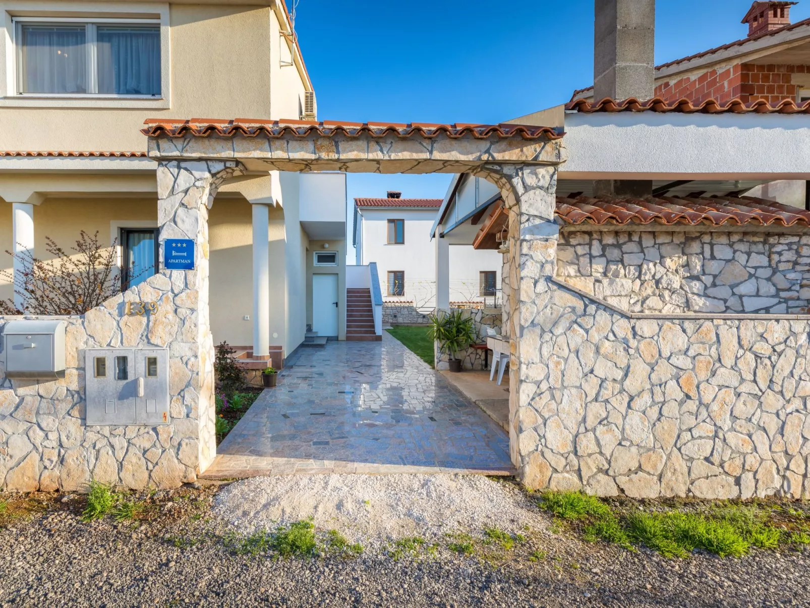 Solea, Dorf Valbandon-Buiten