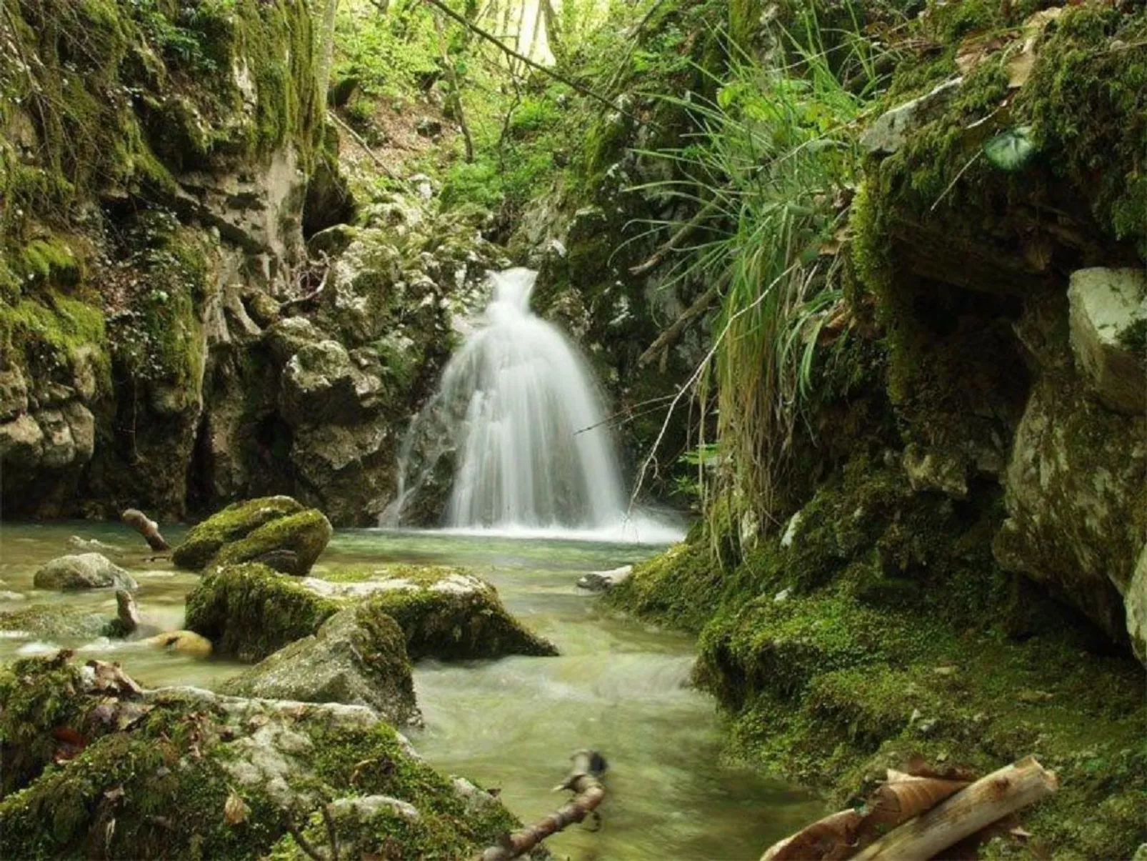 Mit Balkon und Terrasse-Buiten