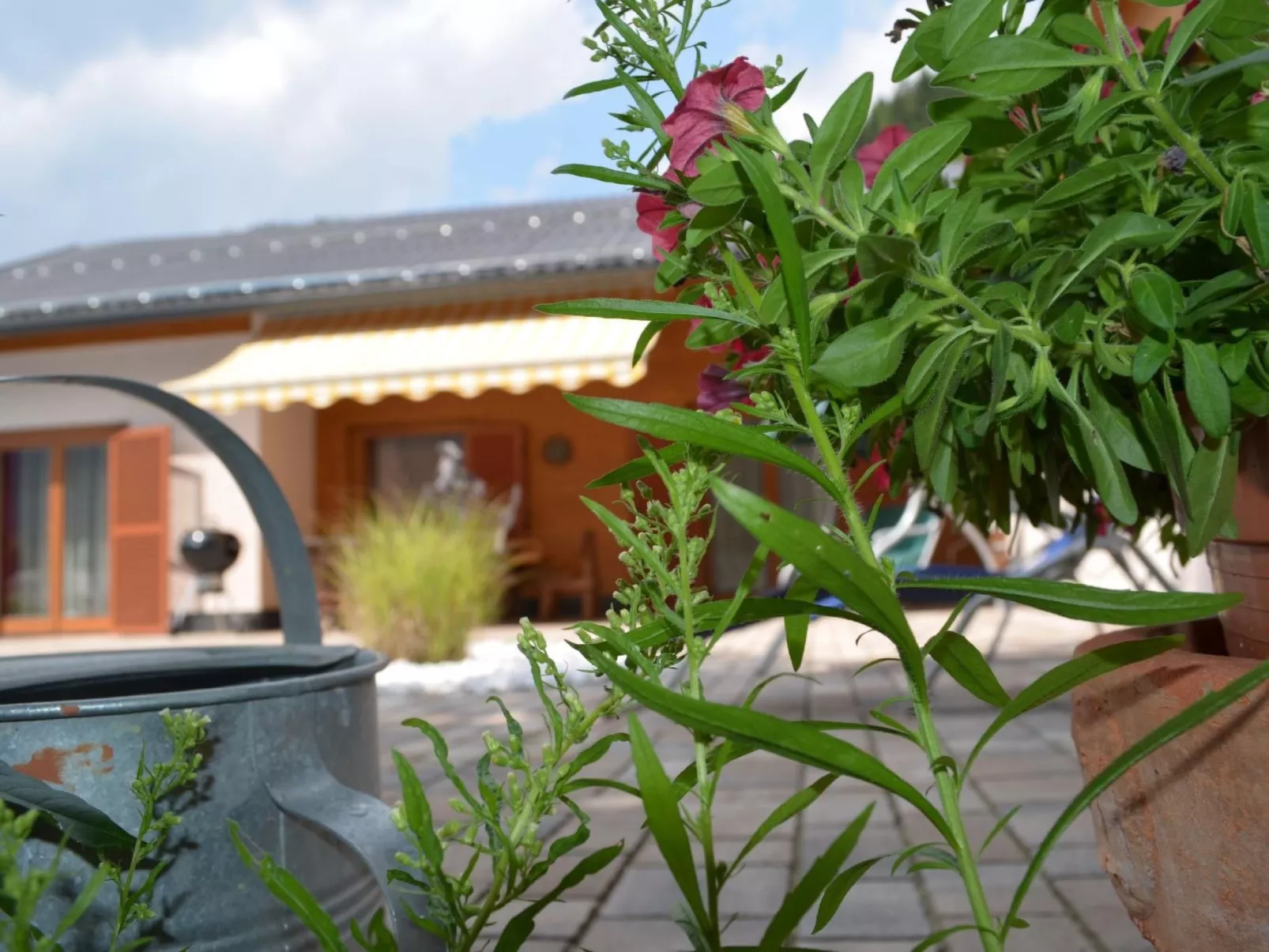 Mit beheiztem Pool in Flattach - Buiten