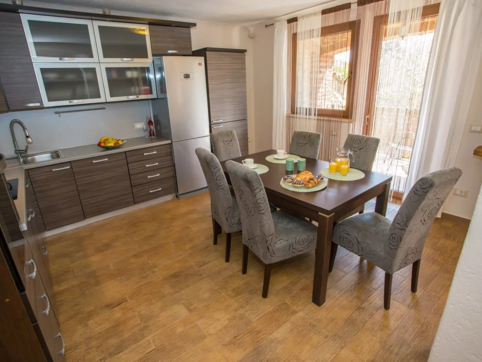 Andre Wohnung mit Pool-Binnen