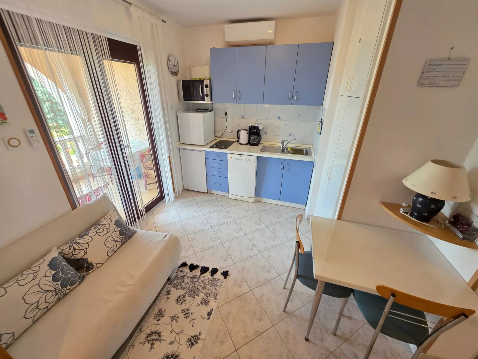 Appartement mit Balkon - gemeinsamer Pool und Terrasse-Image-tags.info