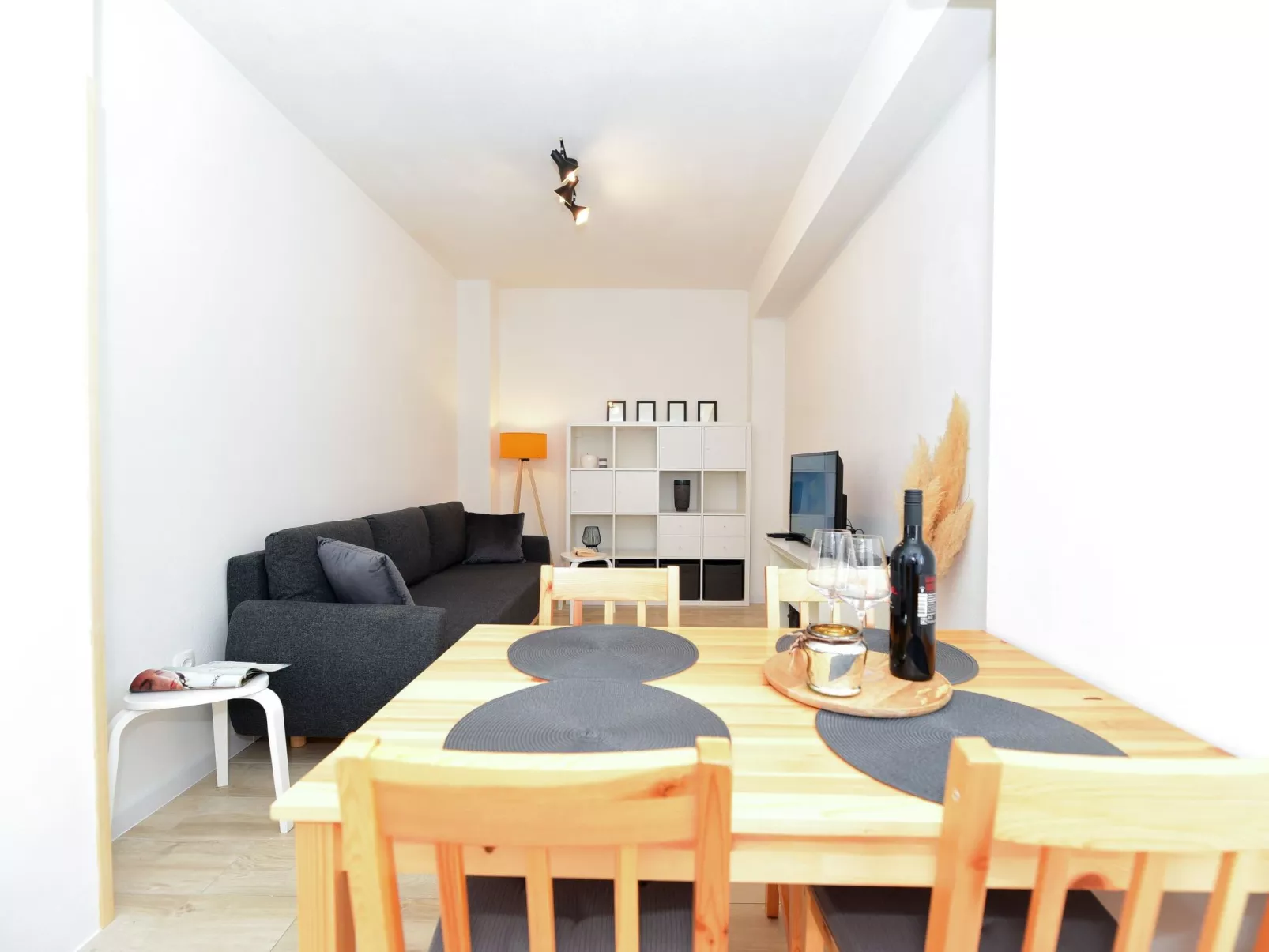 Wohnung mit Garage-Binnen