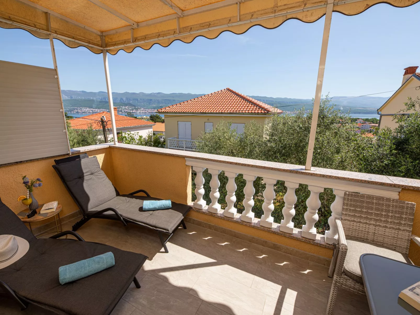 Für 2 Personen  + 1 Kind ca. 40 m&sup2; in Šilo, Adriaküste Kroatien (Kroatisch-Buiten