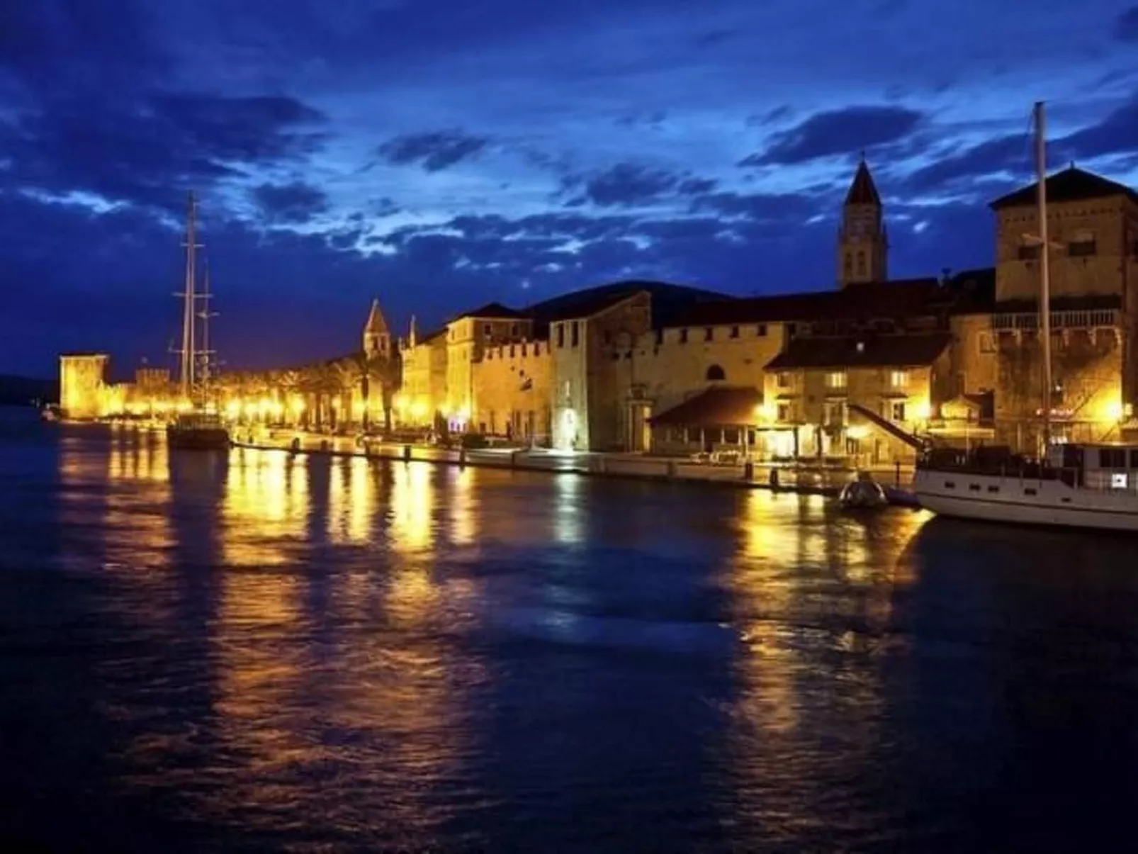 Wohnung mit Blick auf das Wasser-Buiten