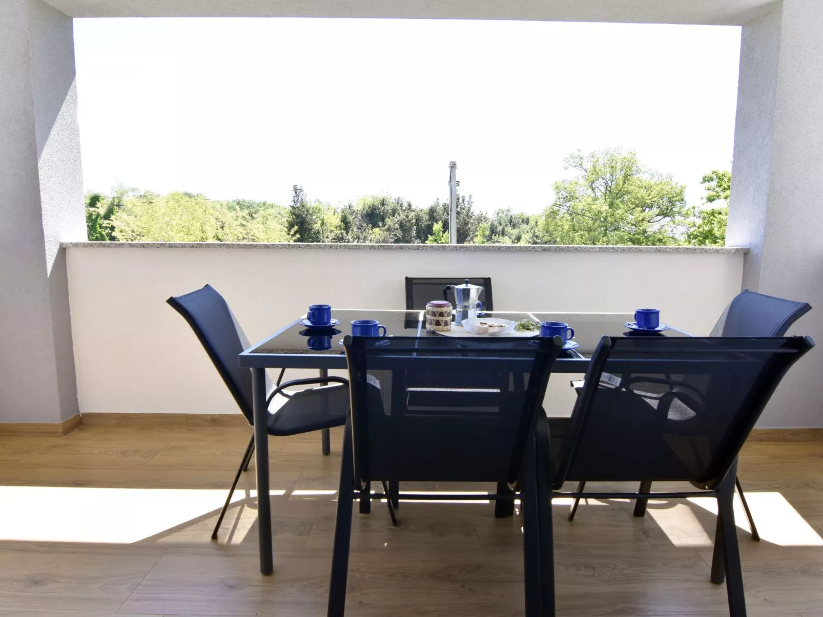 Apartment 2 in einer neuen Villa mit Pool in ruhiger Lage-Image-tags.info