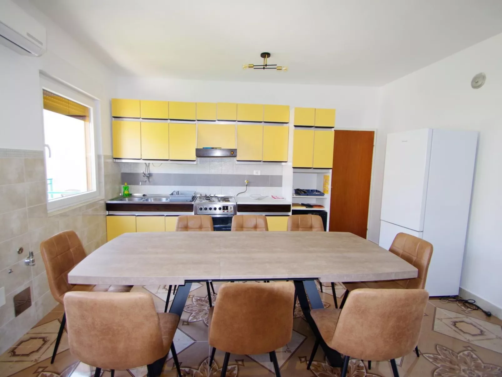 "Gortanova" mit privatem Balkon-Binnen