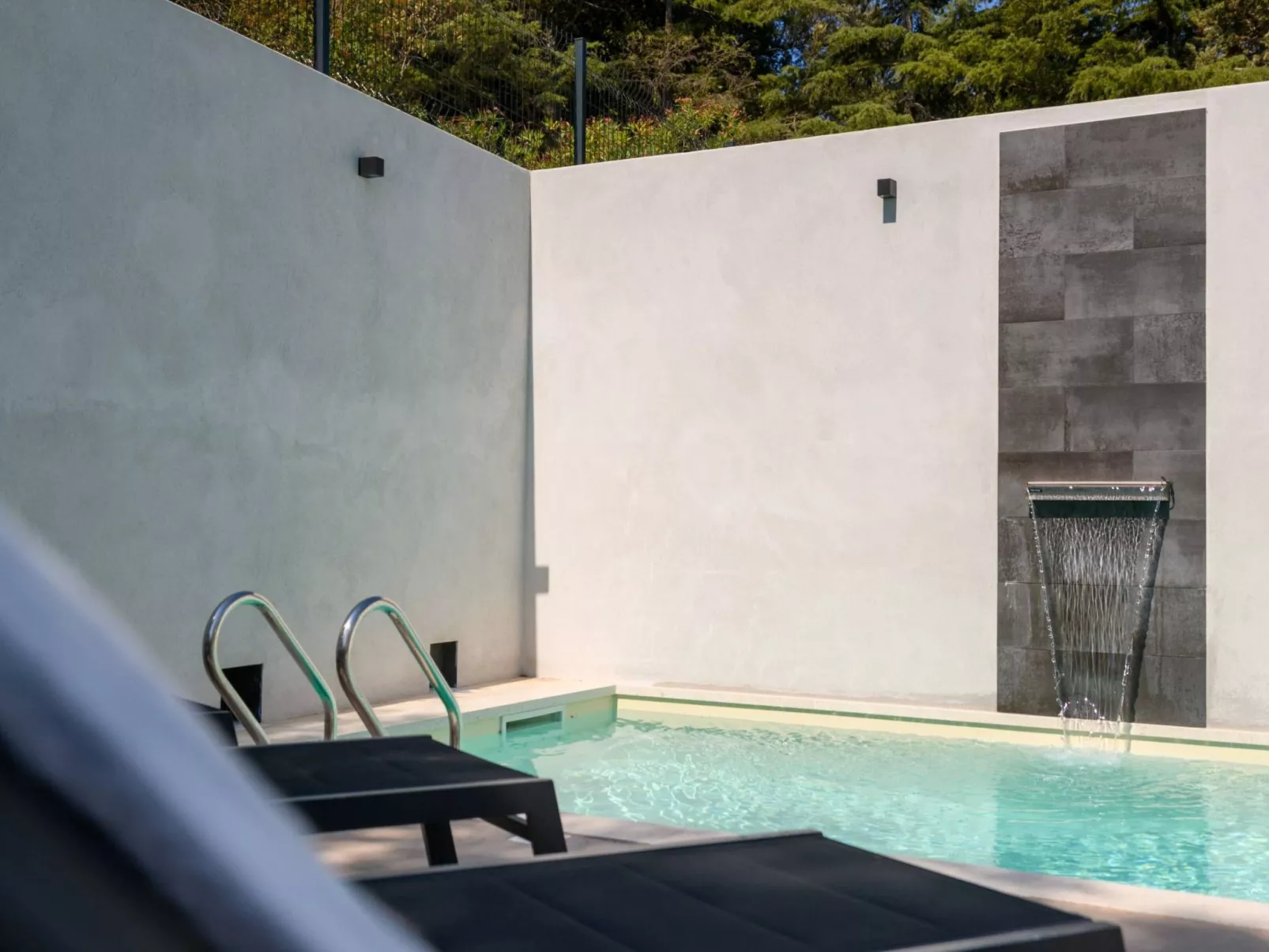 In Vintijan mit Privatem Pool-Buiten