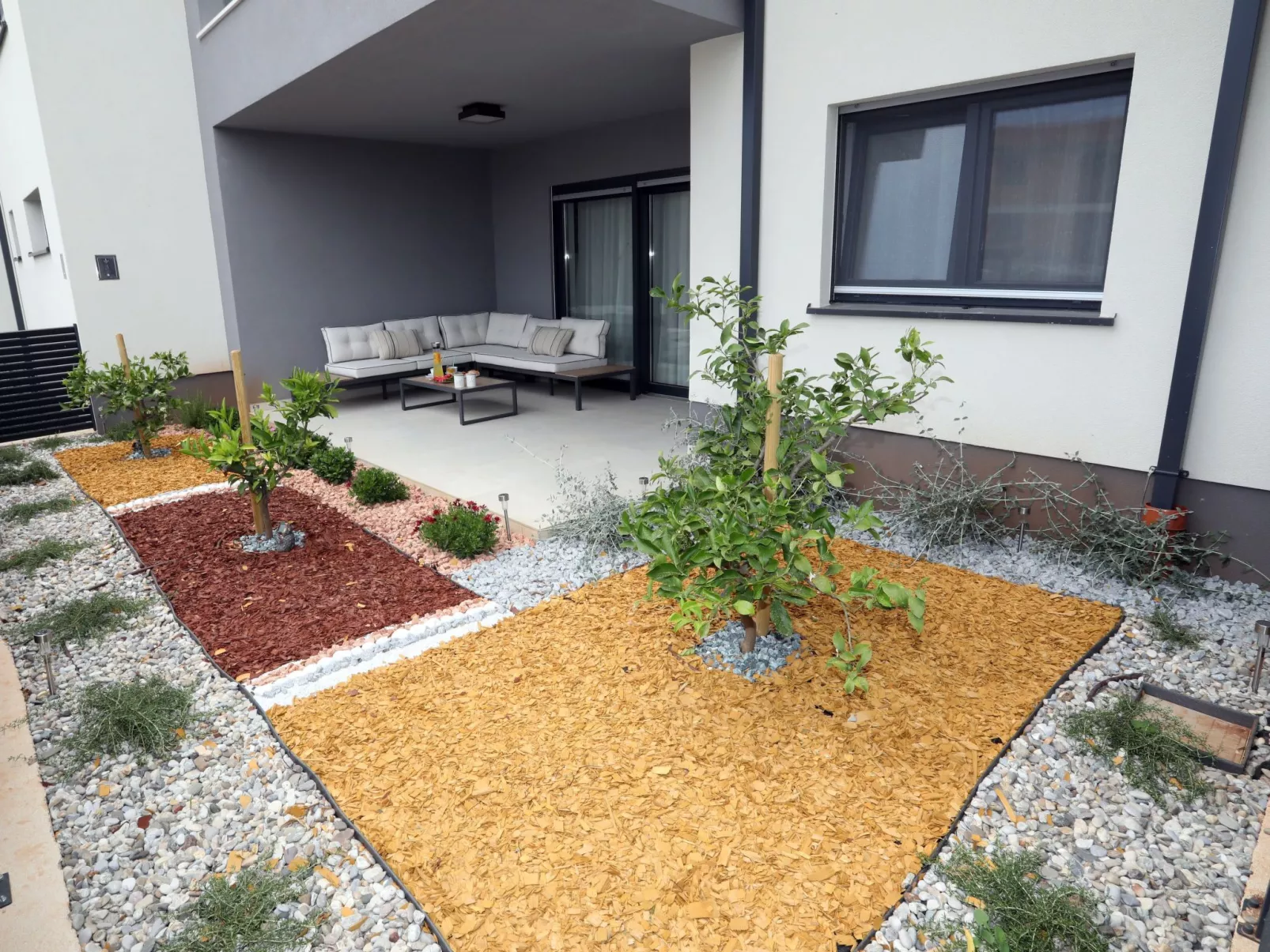 Luxus-Appartement mit Jacuzzi, Parkplatz und Garten-Binnen