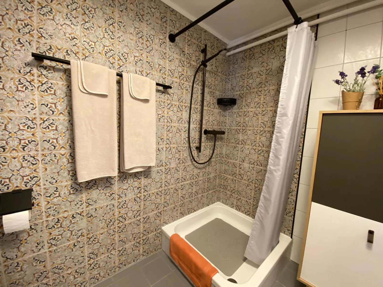 Studio Brienz-Image-tags.info