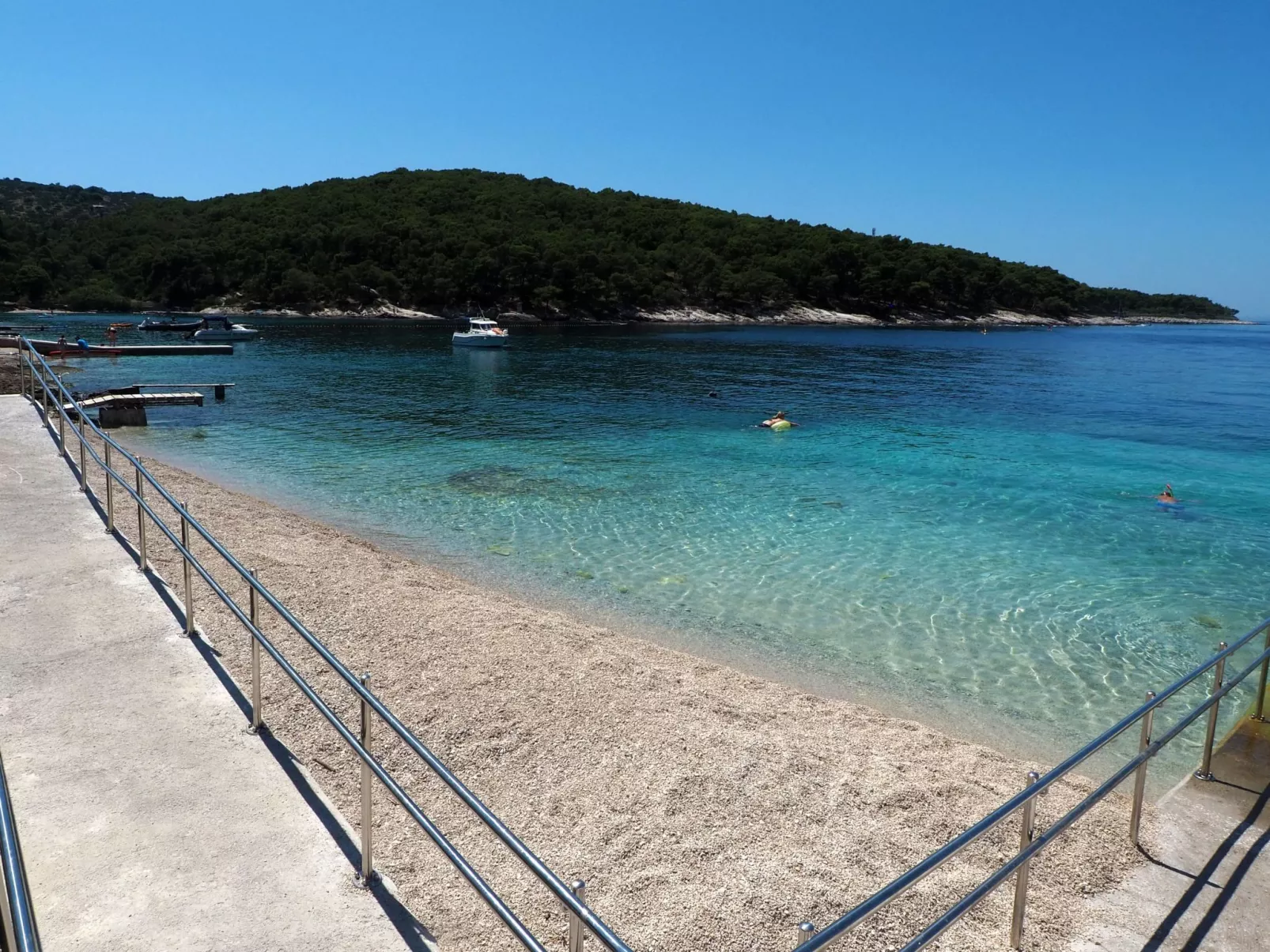 Strandnahe Ferienwohnung mit großer Terrasse-Buiten