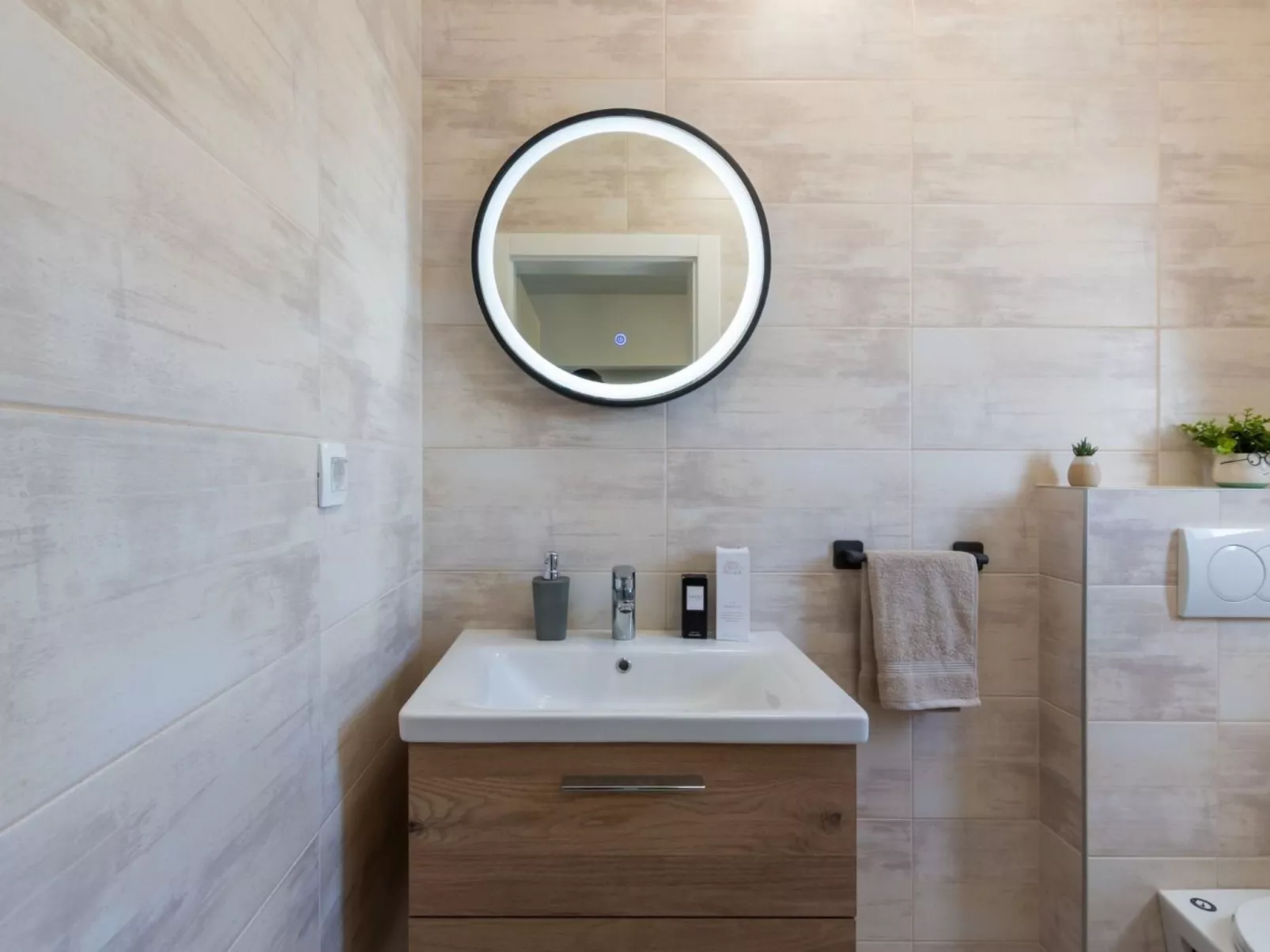 NEU Ferienhaus in Vir -TA Leut Agency-Binnen