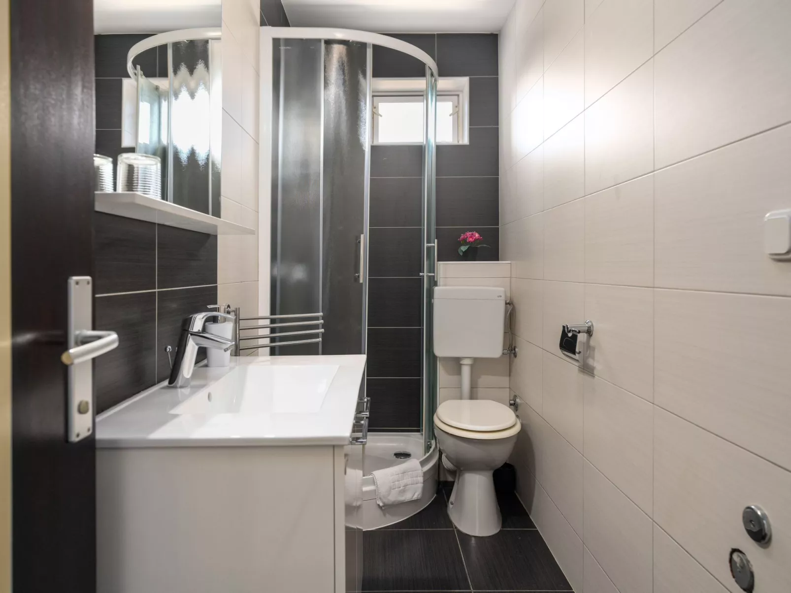 Casa Viola mit Pool, unweit von Lanterna Resort-Binnen