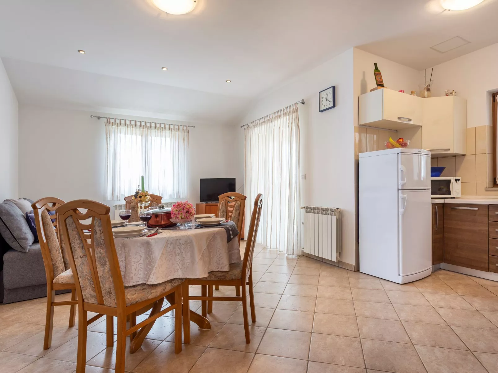 "Villa Mirela" mit Terrasse-Binnen