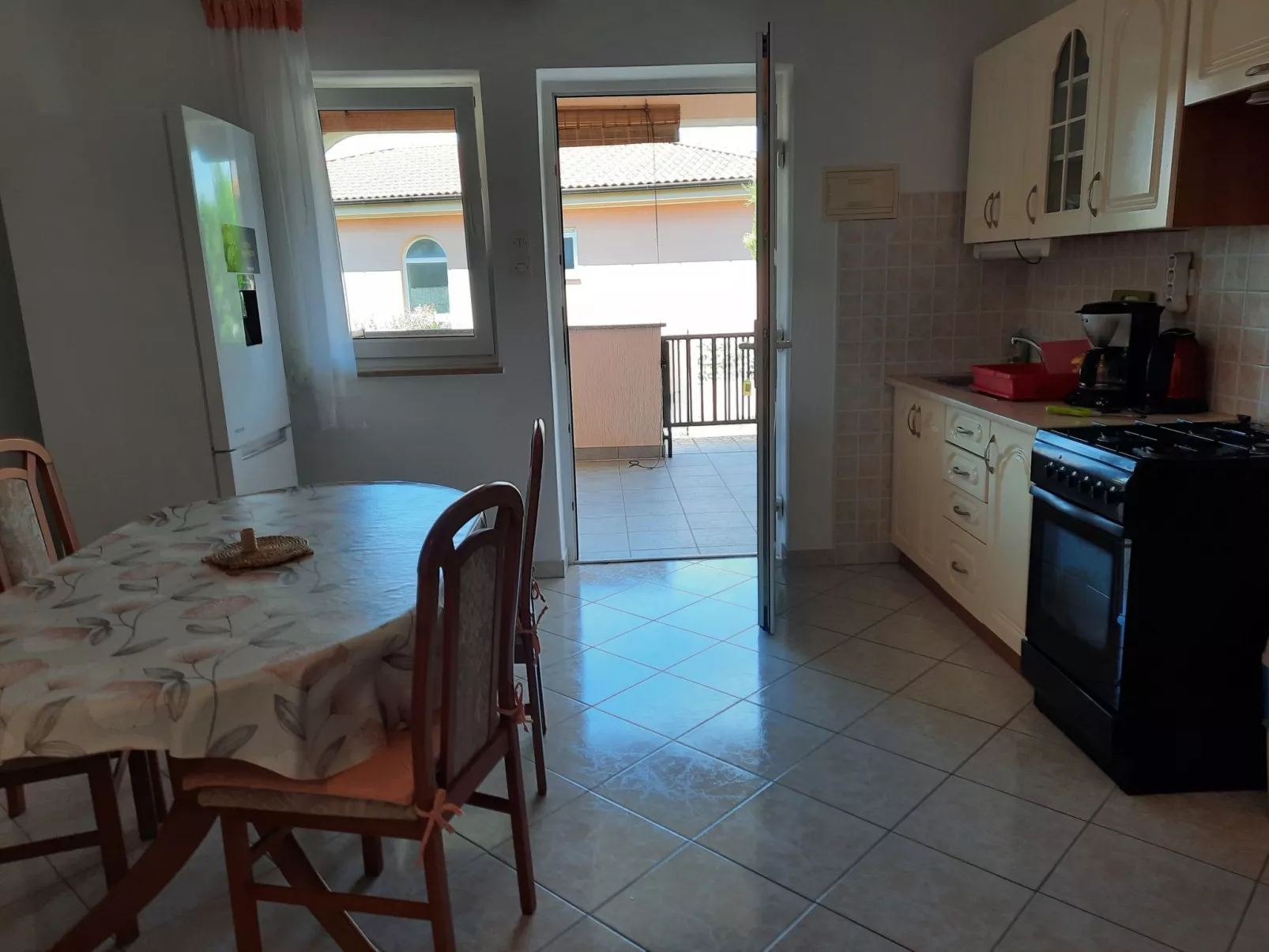 Mit privater Terrasse-Binnen