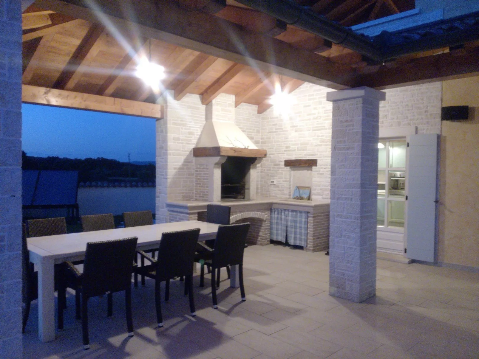 Für 8 Personen und 2 Kinder in Segotici, Istrien (Südküste von Istrien)-Image-tags.info