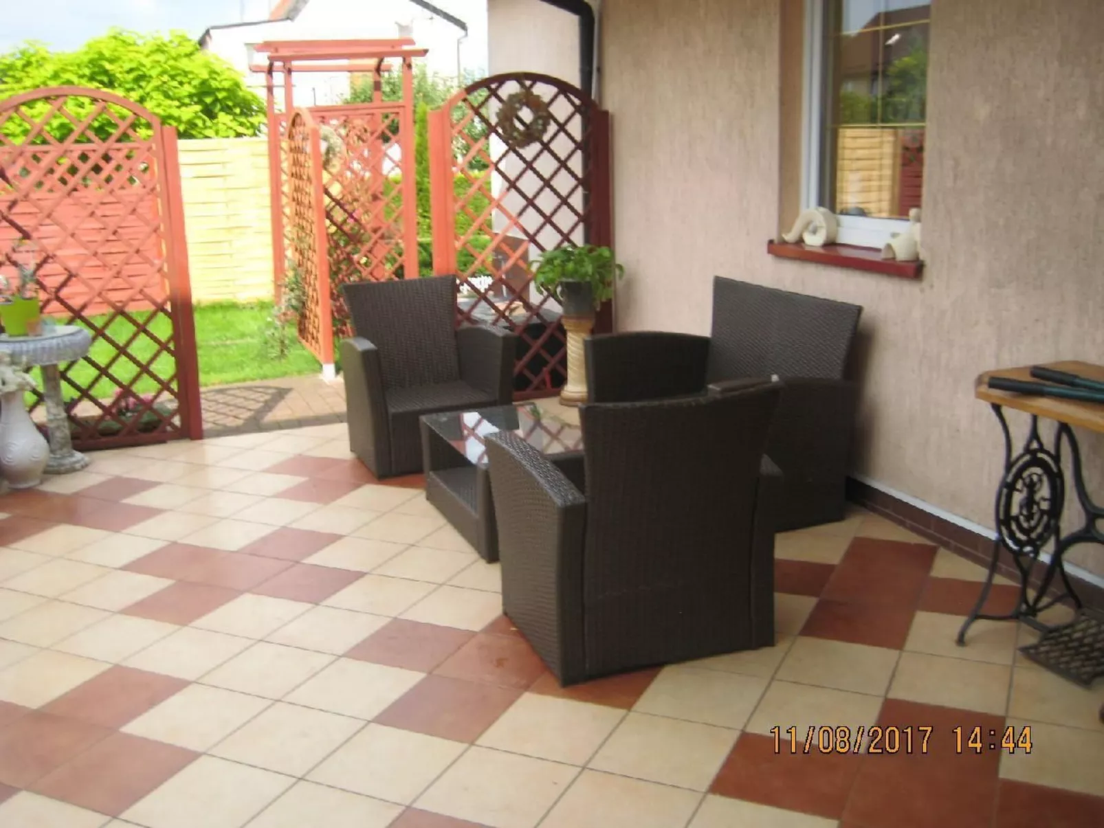 Mit Garten, Grill und Terrasse-Buiten