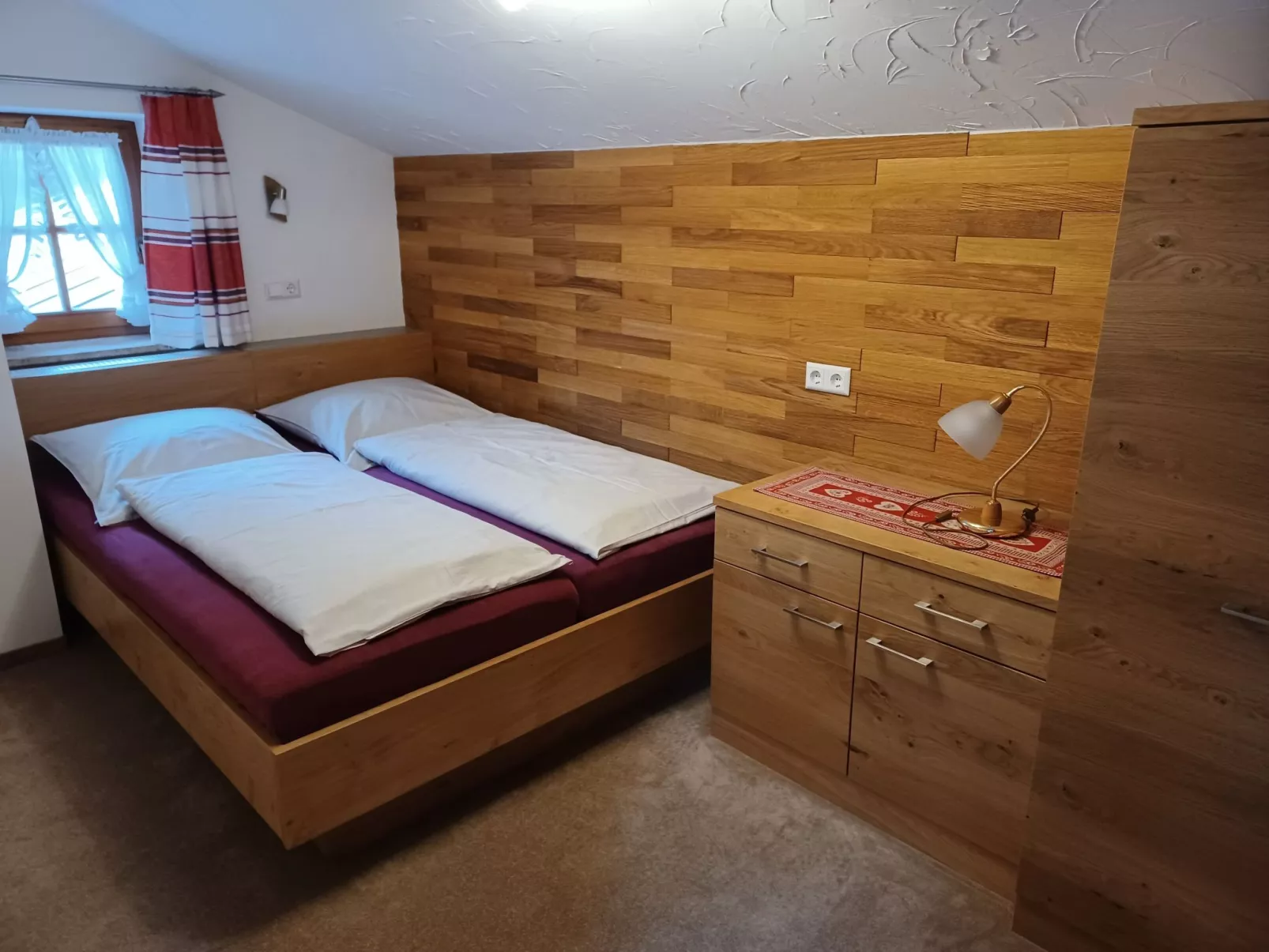 Komfortable Ferienwohnung mit herrlichem Bergblick-Binnen