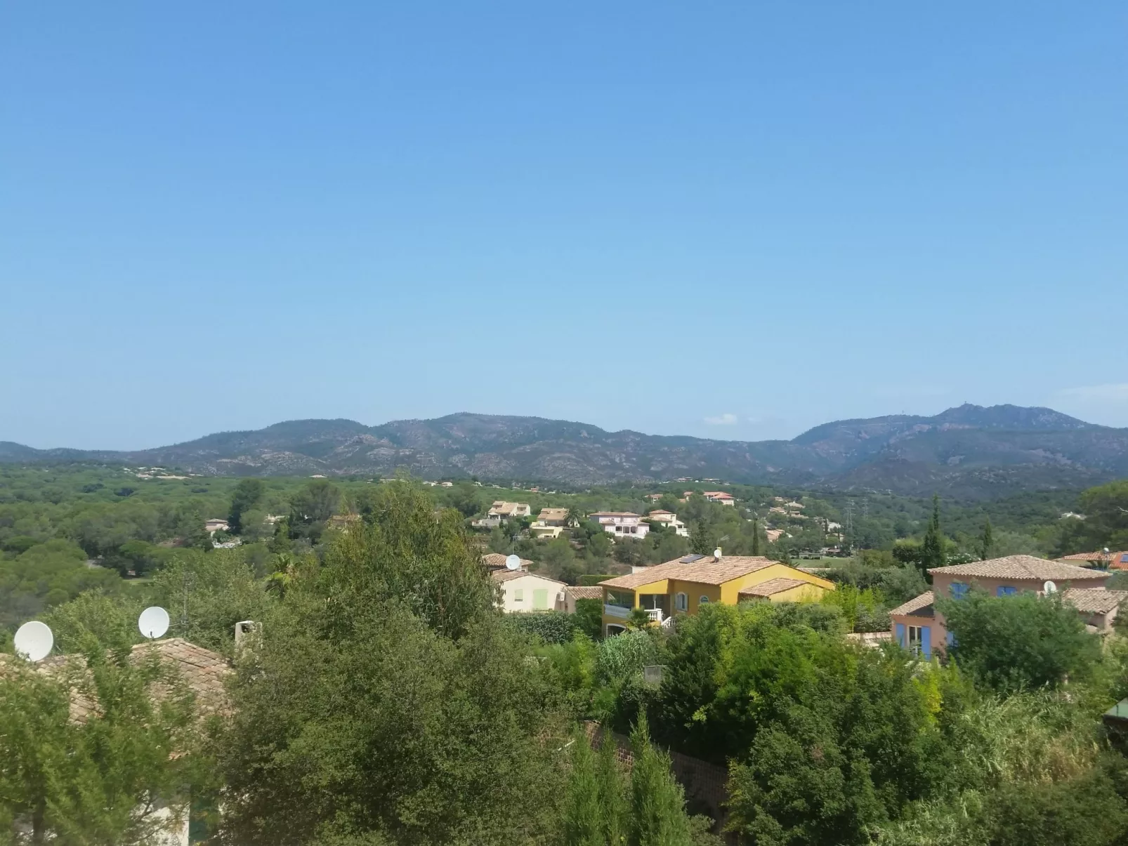 Die Sonne der Côte d'Azur-Buiten