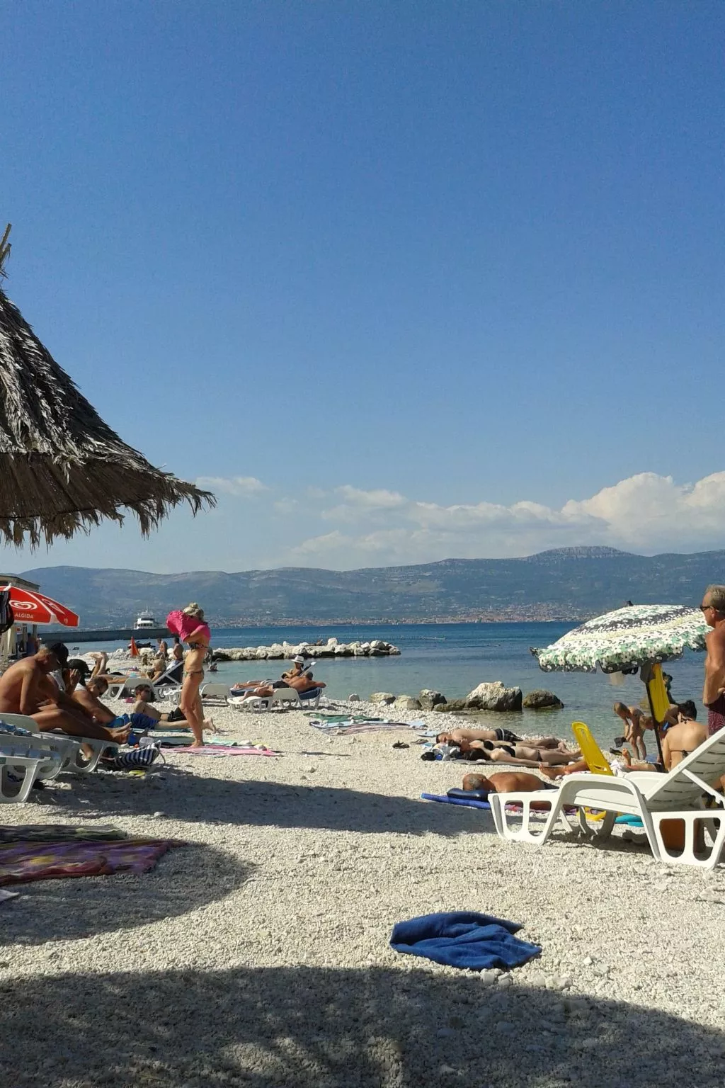 In Slatine mit Garten und Terrasse-Buiten