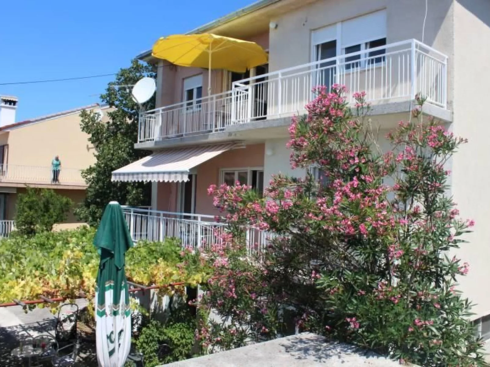 "Adriana" mit Blick auf das Wasser-Buiten