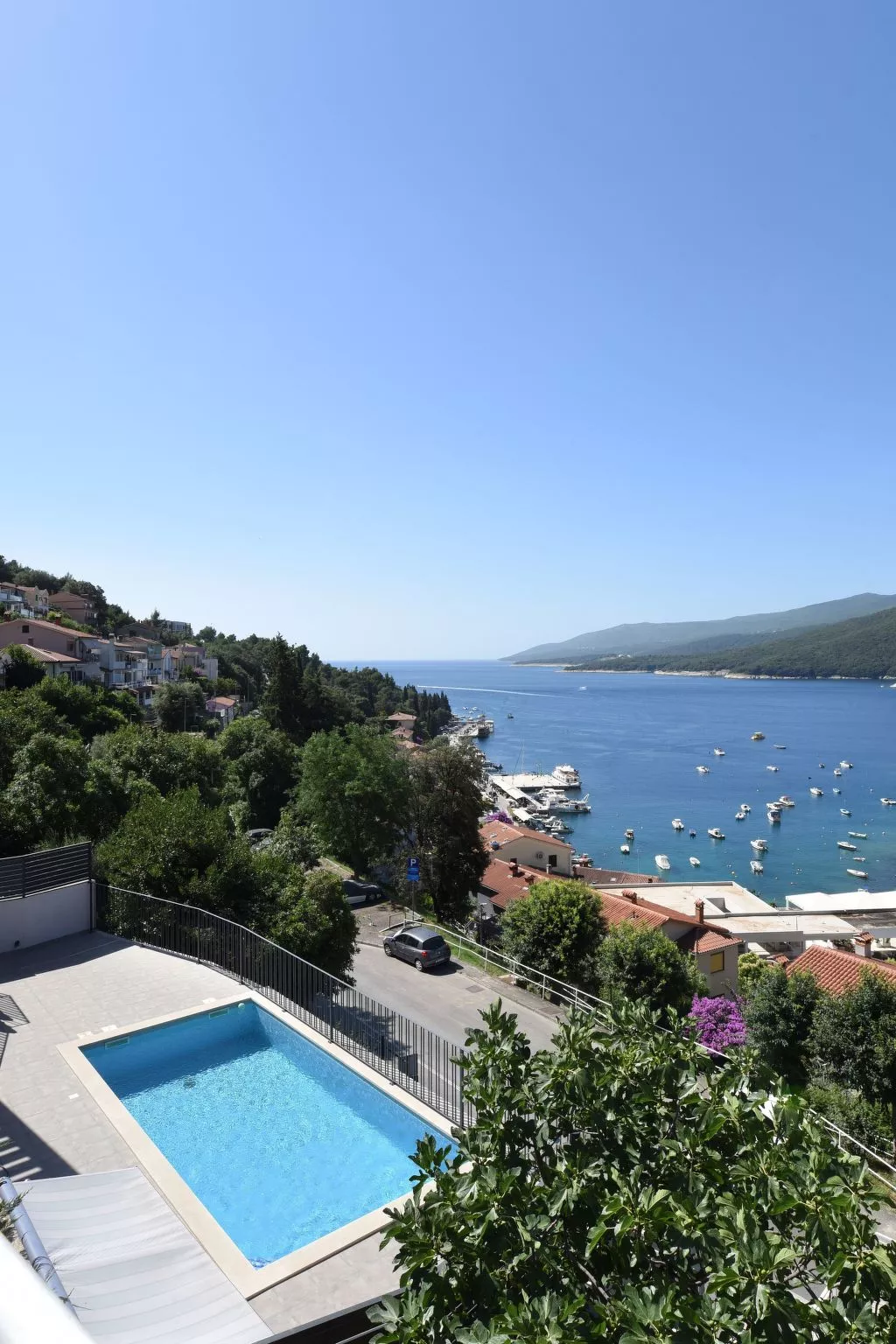 'Persic' mit privatem Pool-Buiten