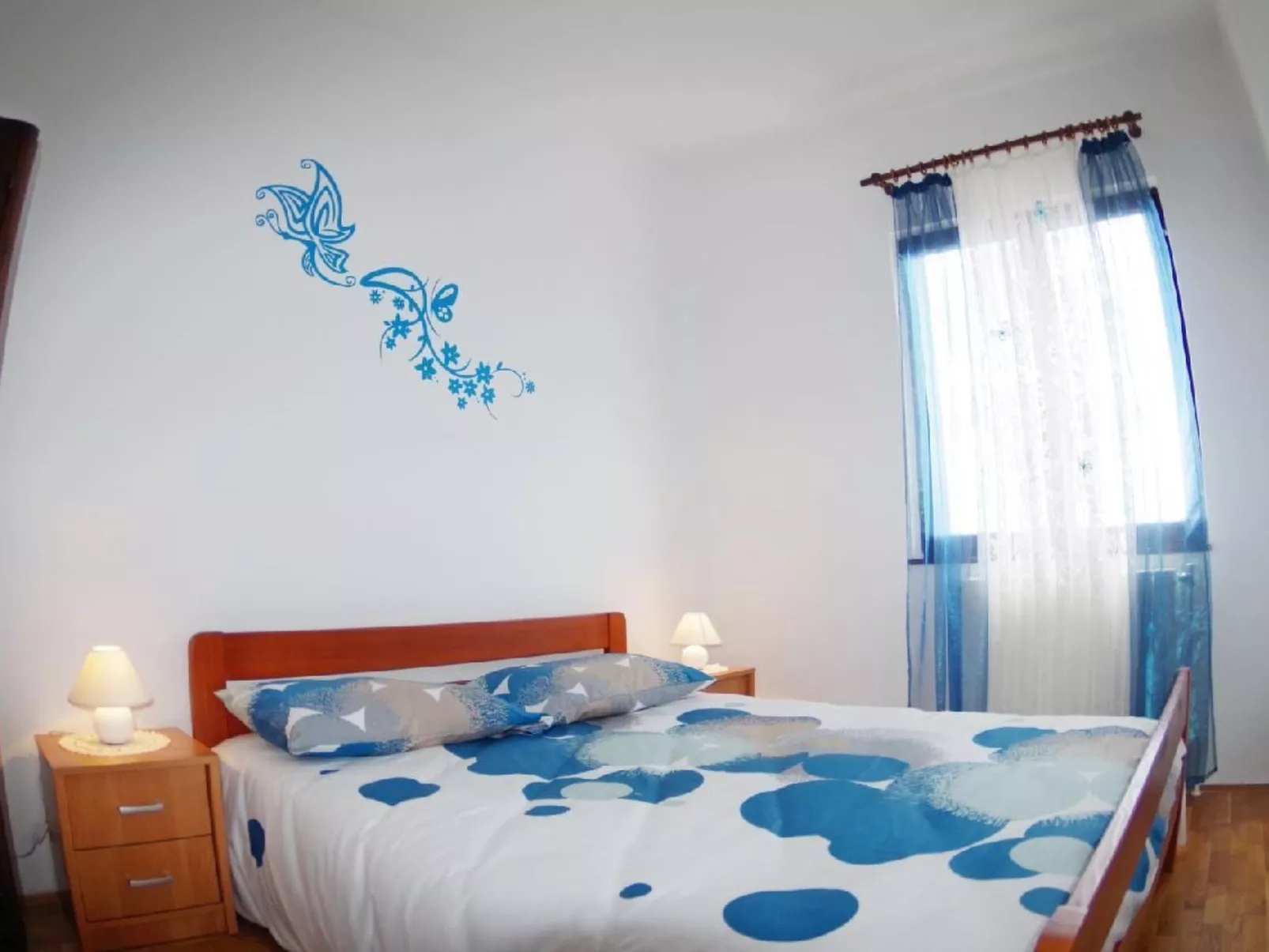 Im Dorf Peresiji-Binnen