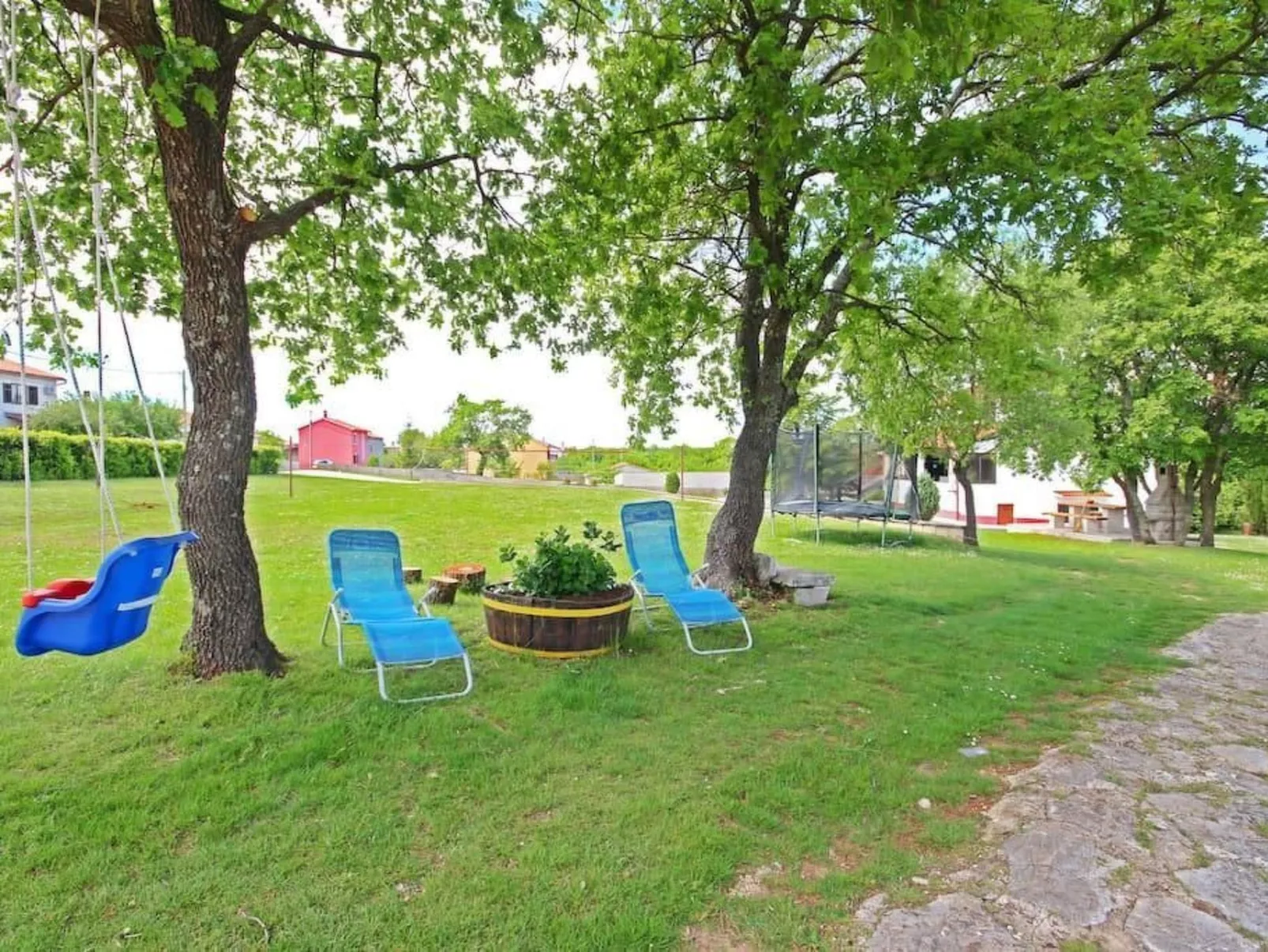 3-Schlafzimmer-Wohnung mit Gemeinschaftspool-Buiten