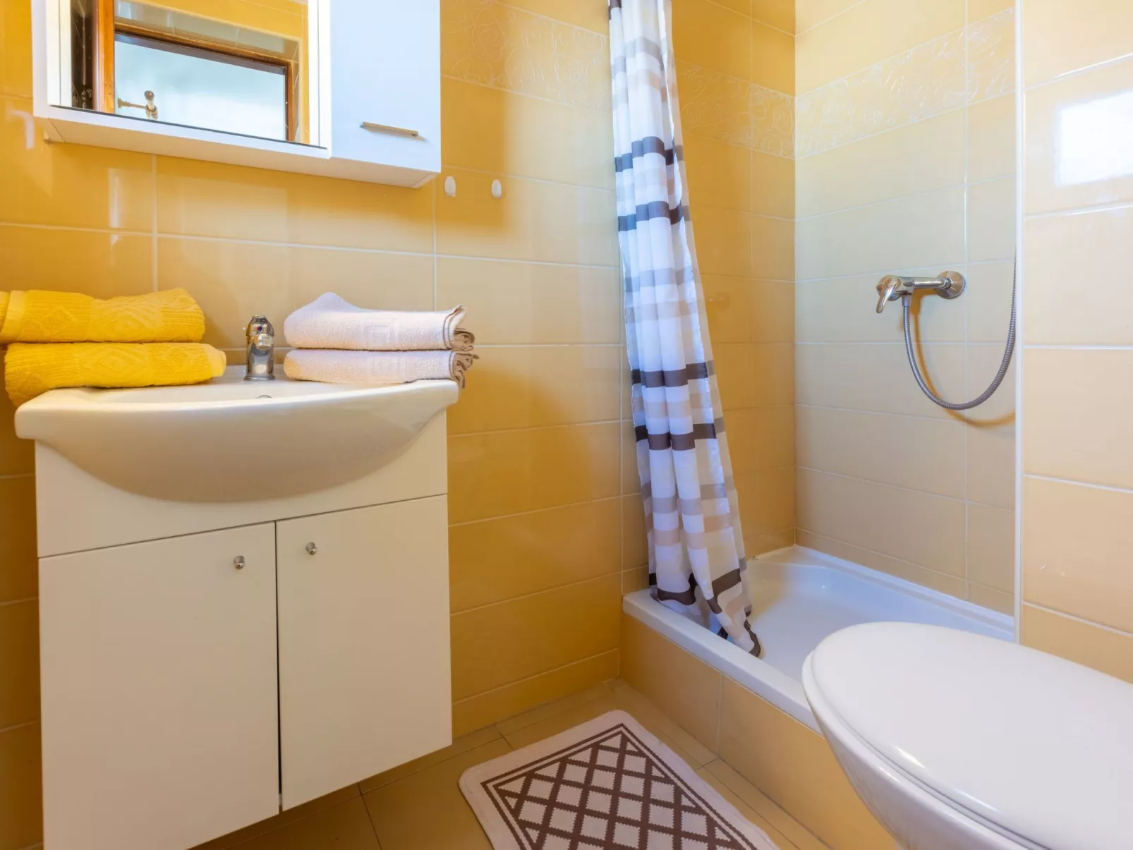 Wohnung in Crikvenica mit Terrasse mit Meerblick-Binnen