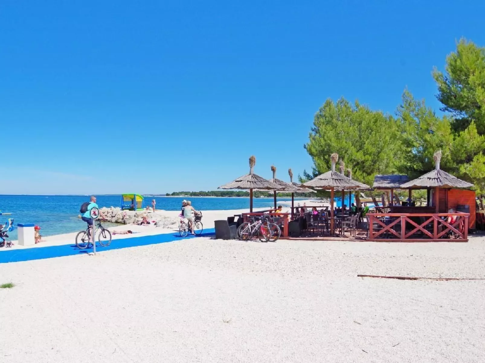 Studio "Goga" mit Terrasse, 800 m vom Strand entfernt-Buiten