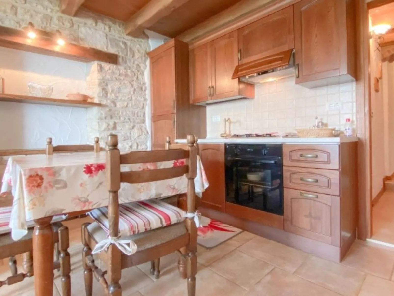 Für 4 Personen ca. 30 m&sup2; in Novigrad, Adriaküste Kroatien (Westküste von I-Binnen