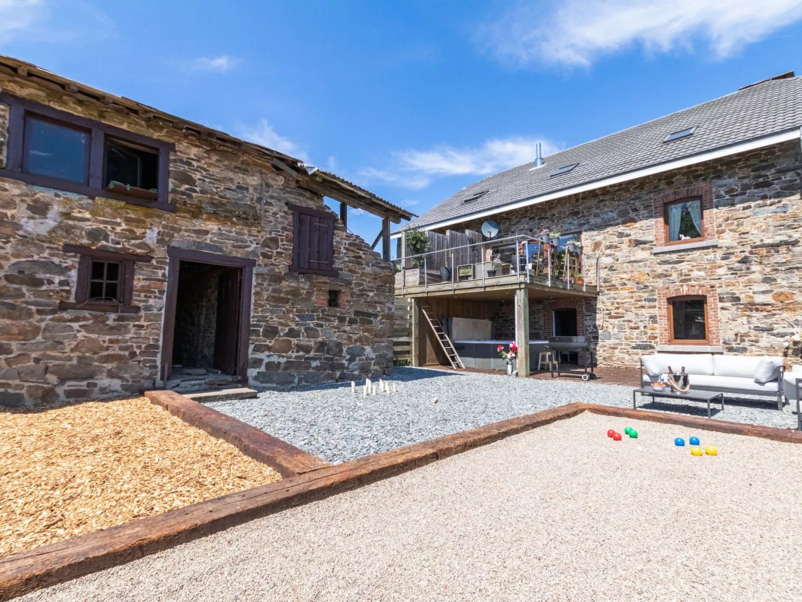 Landhaus mit Jacuzzi-Buiten