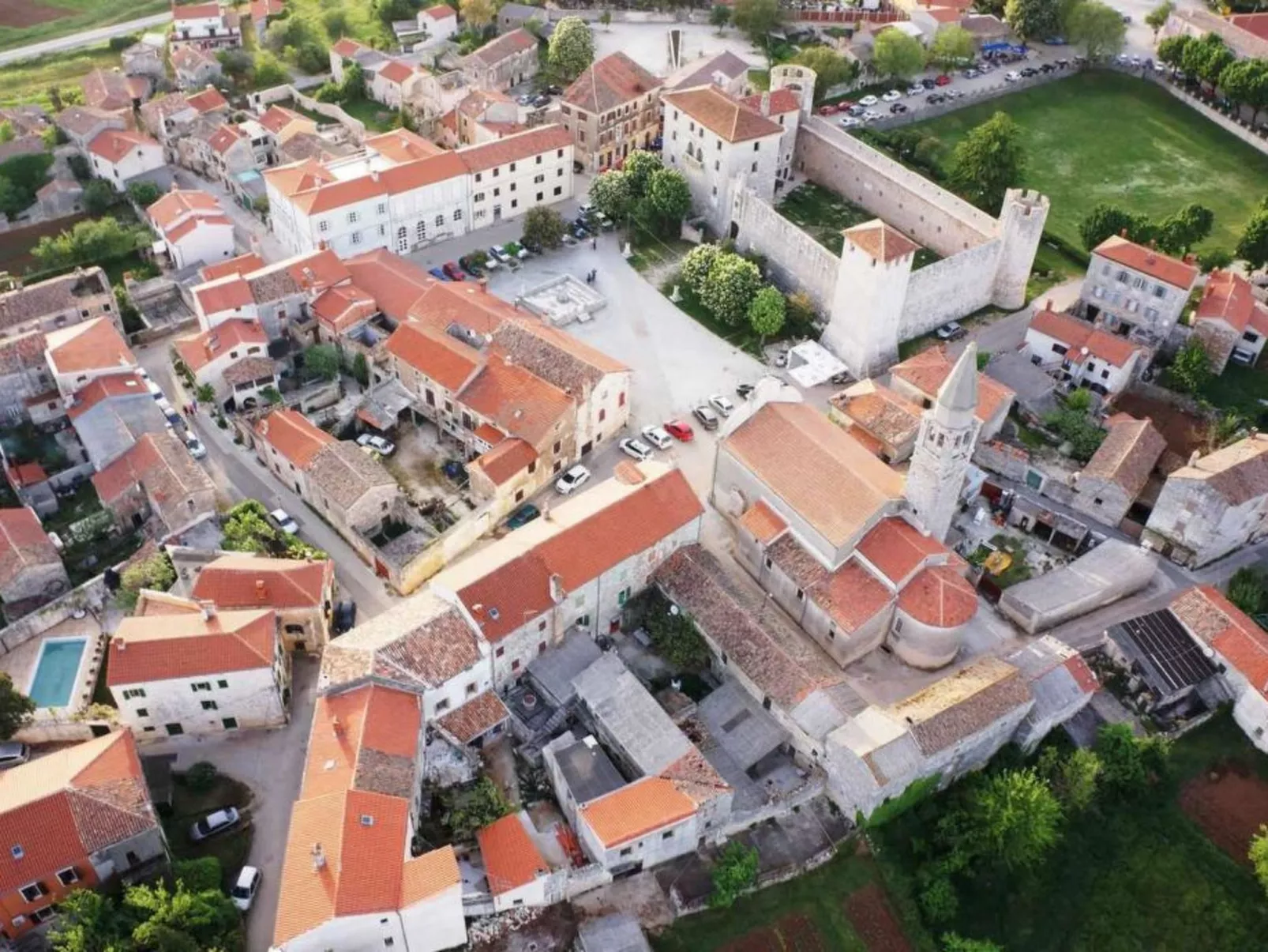 Wunderschönes Haus in Peresiji mit privatem Pool-Buiten