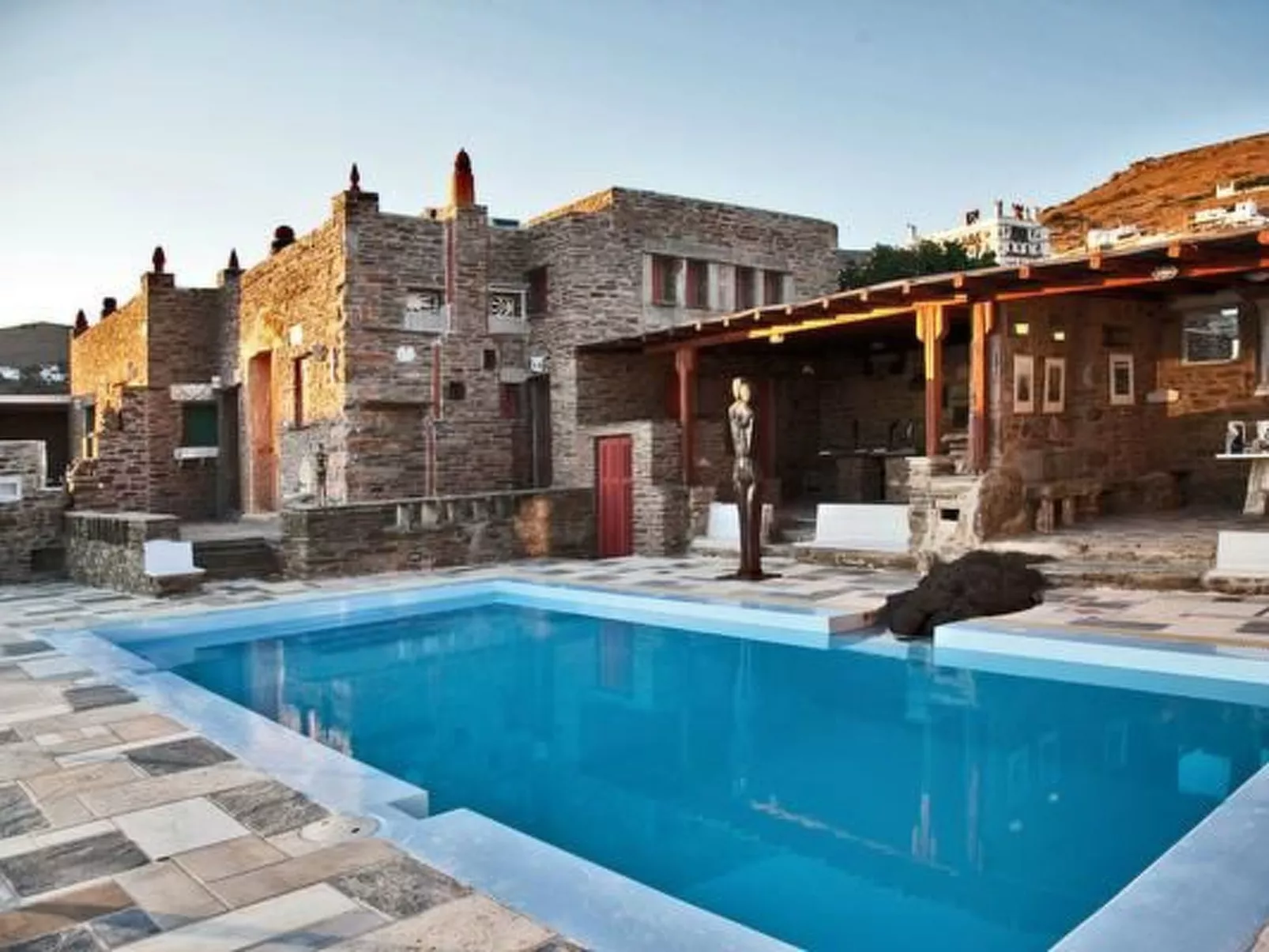 Mit eigenem Pool-Buiten