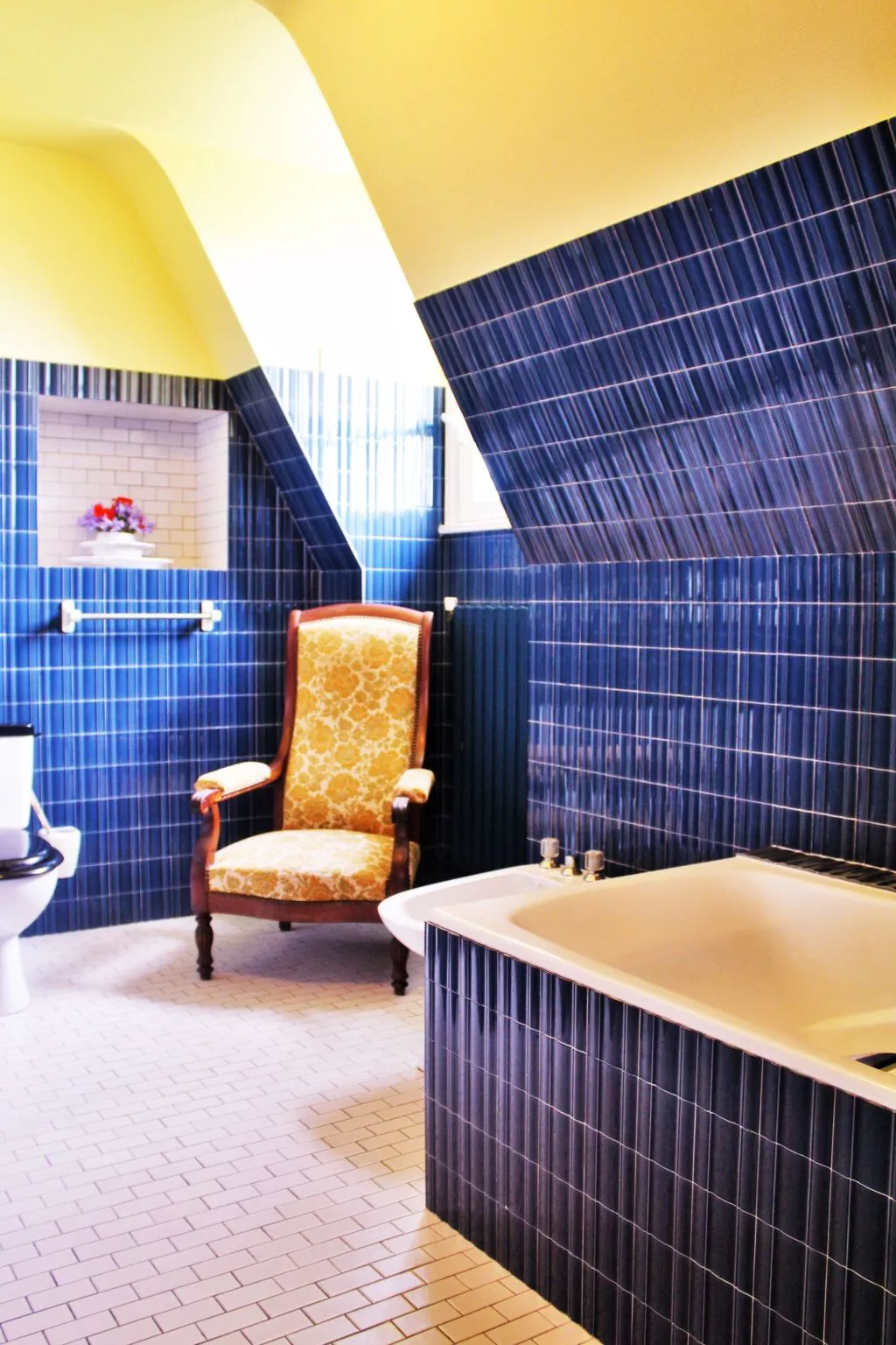 Men Toul Lilia-Binnen