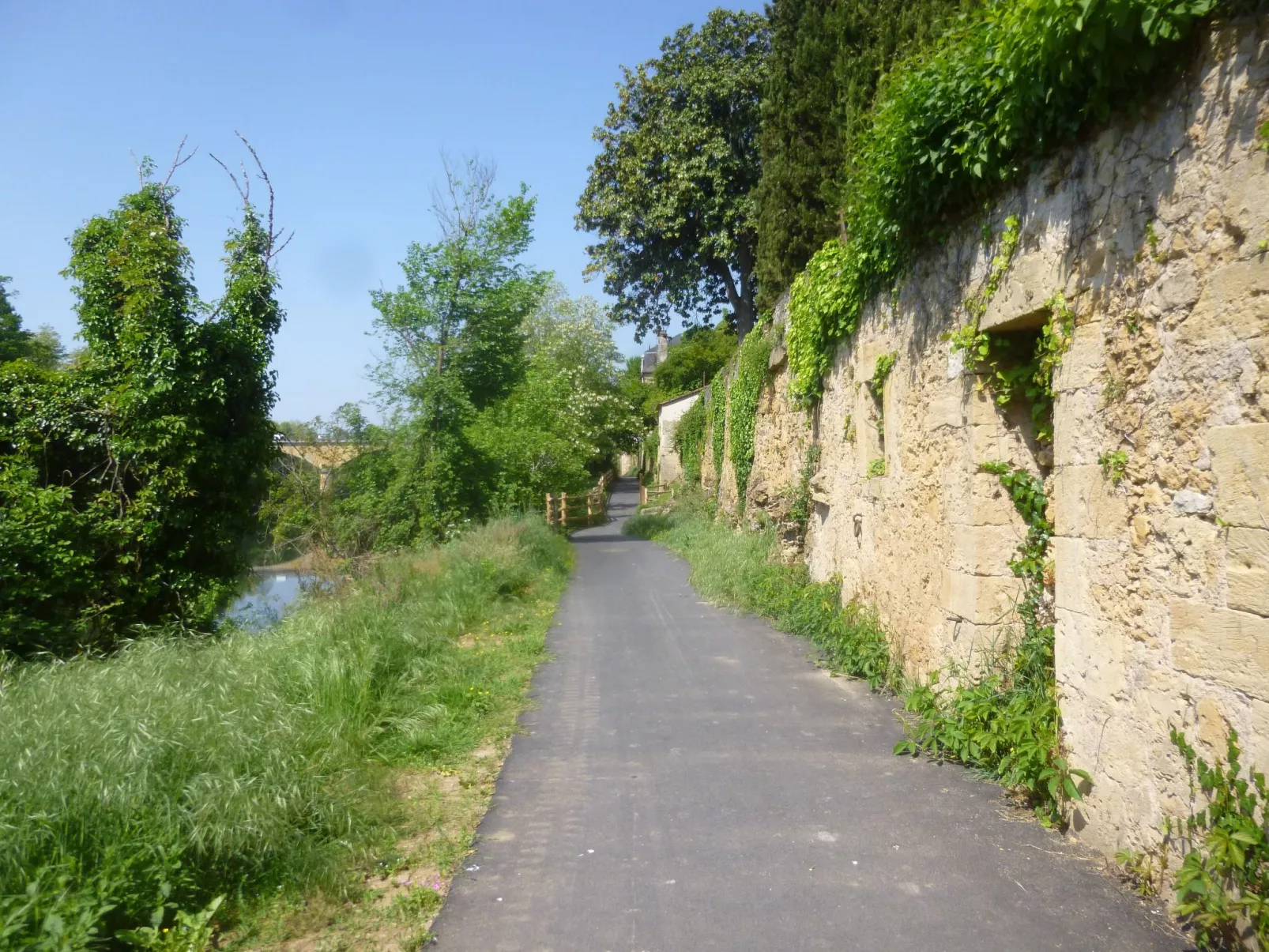 Fachwerkhaus "gitealienor perigord"-Buiten