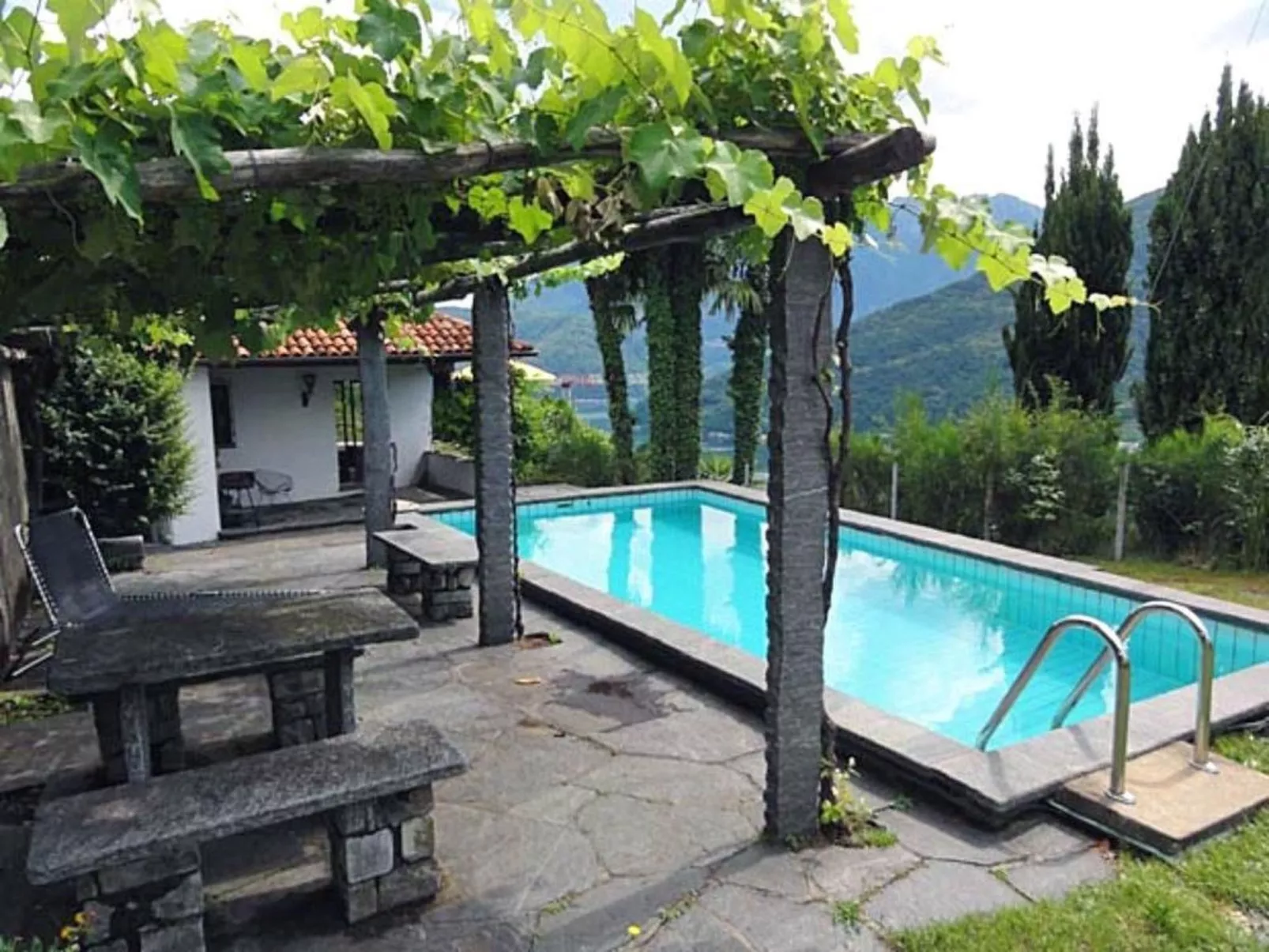 Casa Ranica mit Pool-Buiten