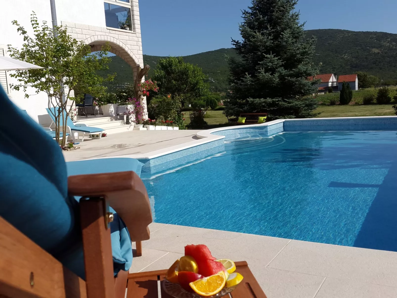 Anwesen "Villa Almas, Sauna, Fitnessraum, Multisport-Buiten