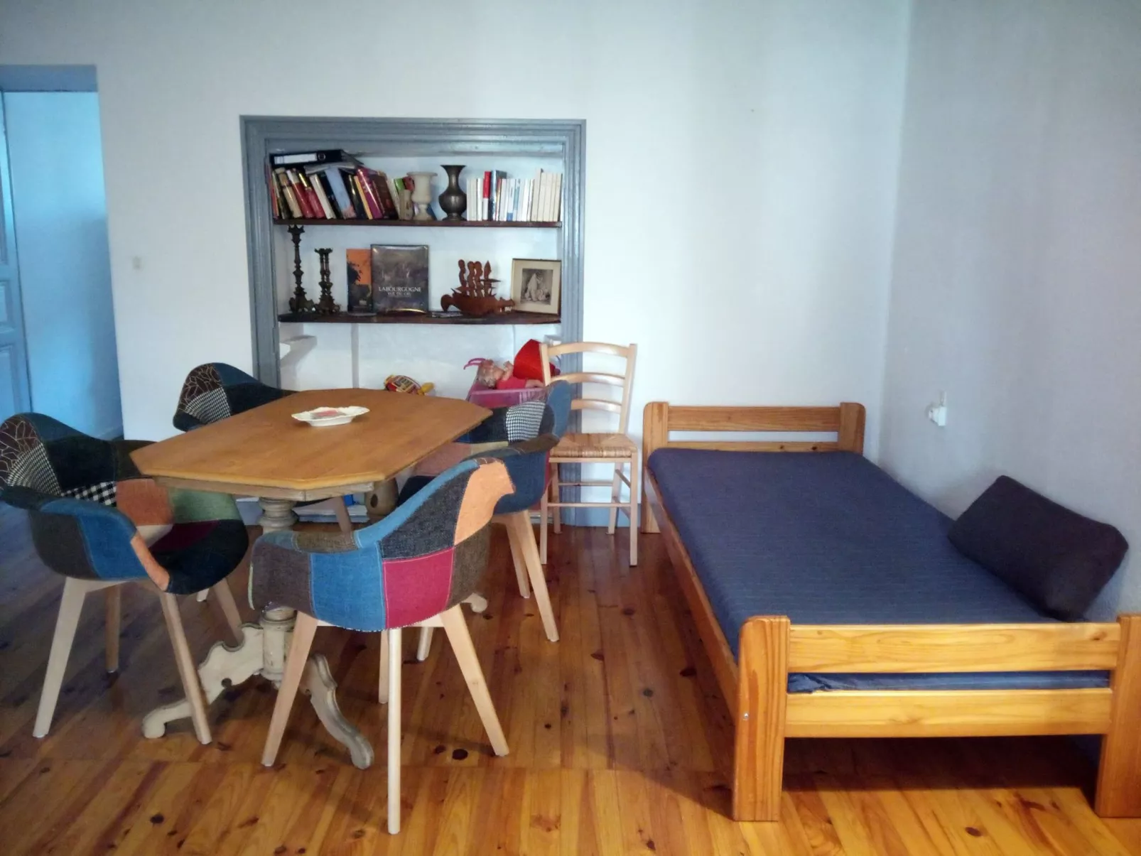 In Celles-En-Bassigny  umzäunter Garten-Binnen