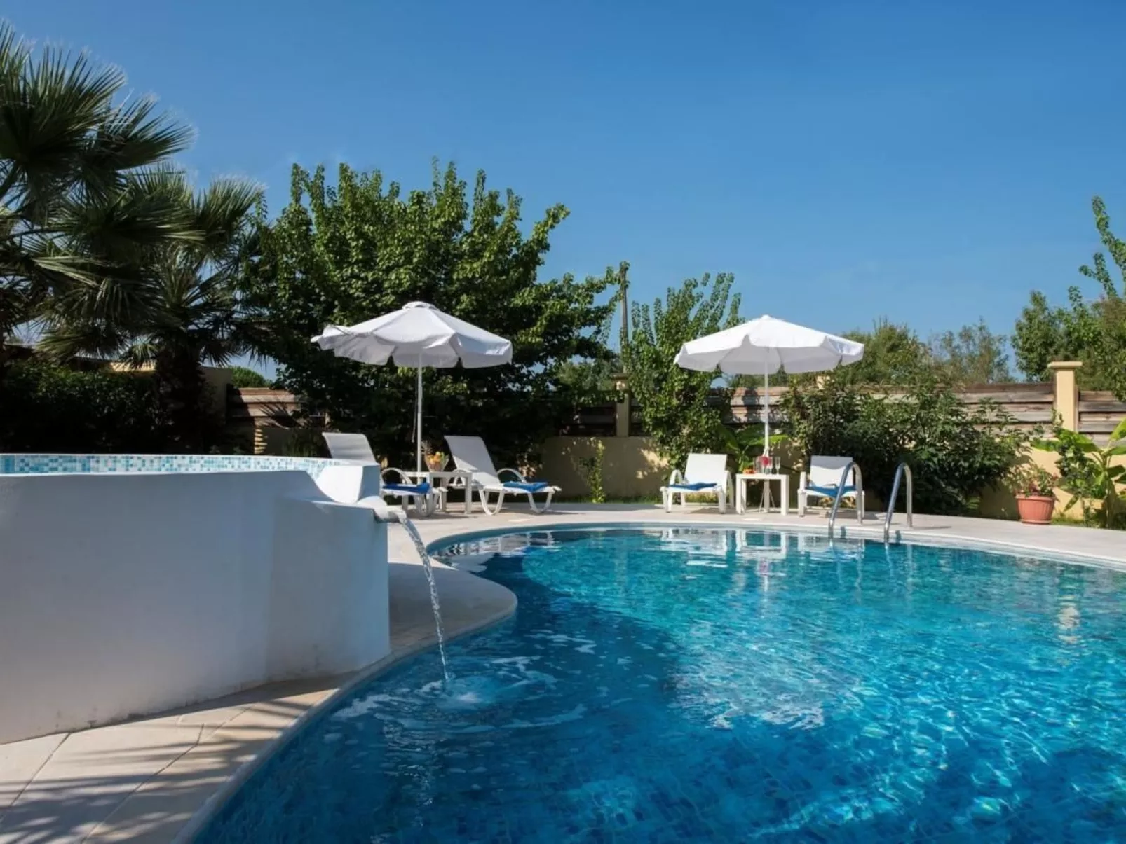 Ferienvilla "Xenos 2" mit Blick auf das Wasser-Buiten