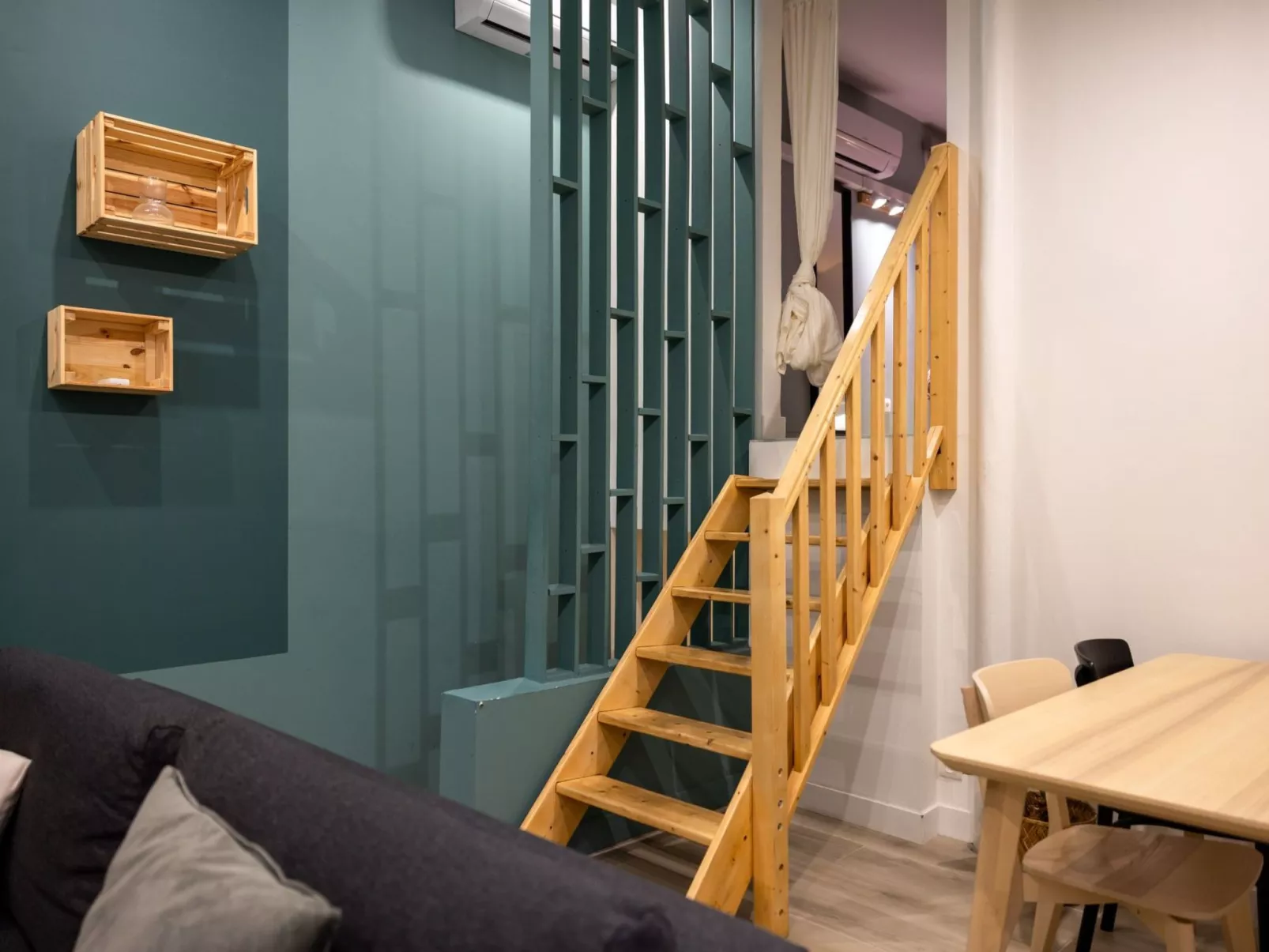 Im Herzen eines provenzalischen Weinguts, Terrasse mit Meerblick, Pool - Binnen