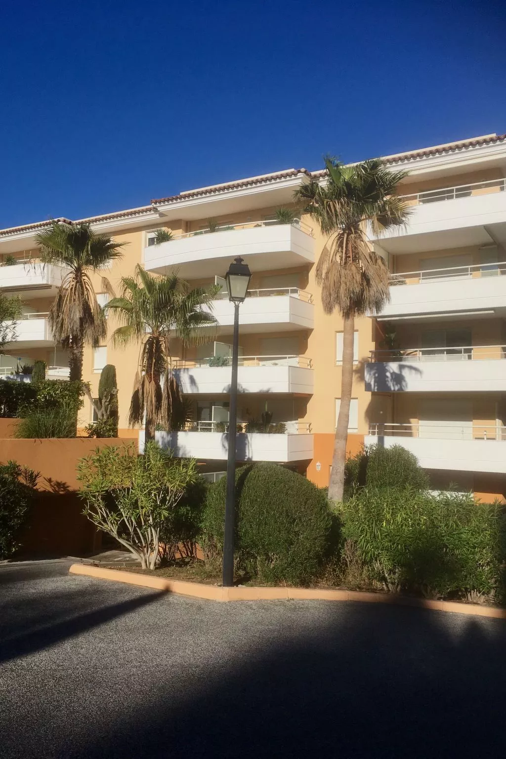 Wohnung mit Terrasse-Buiten