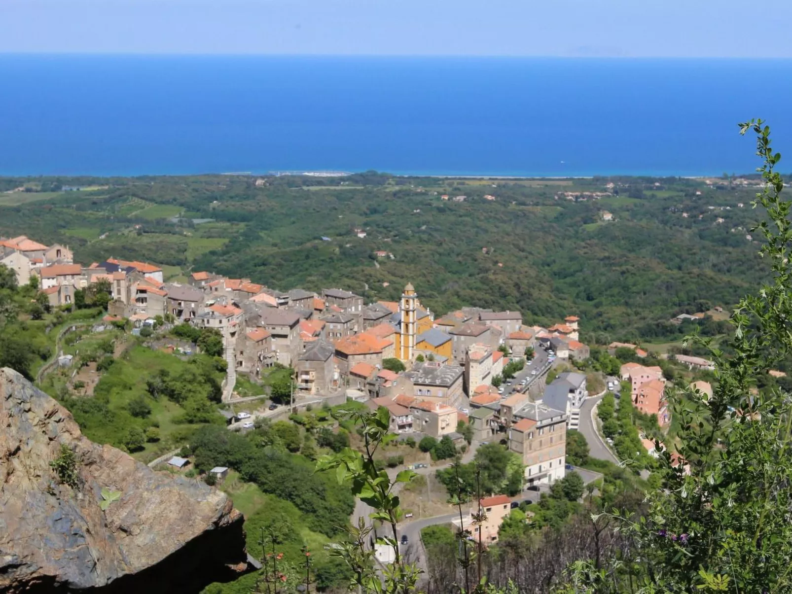 Weingut Punta della guardia zwischen Meer und Gebirge-Buiten