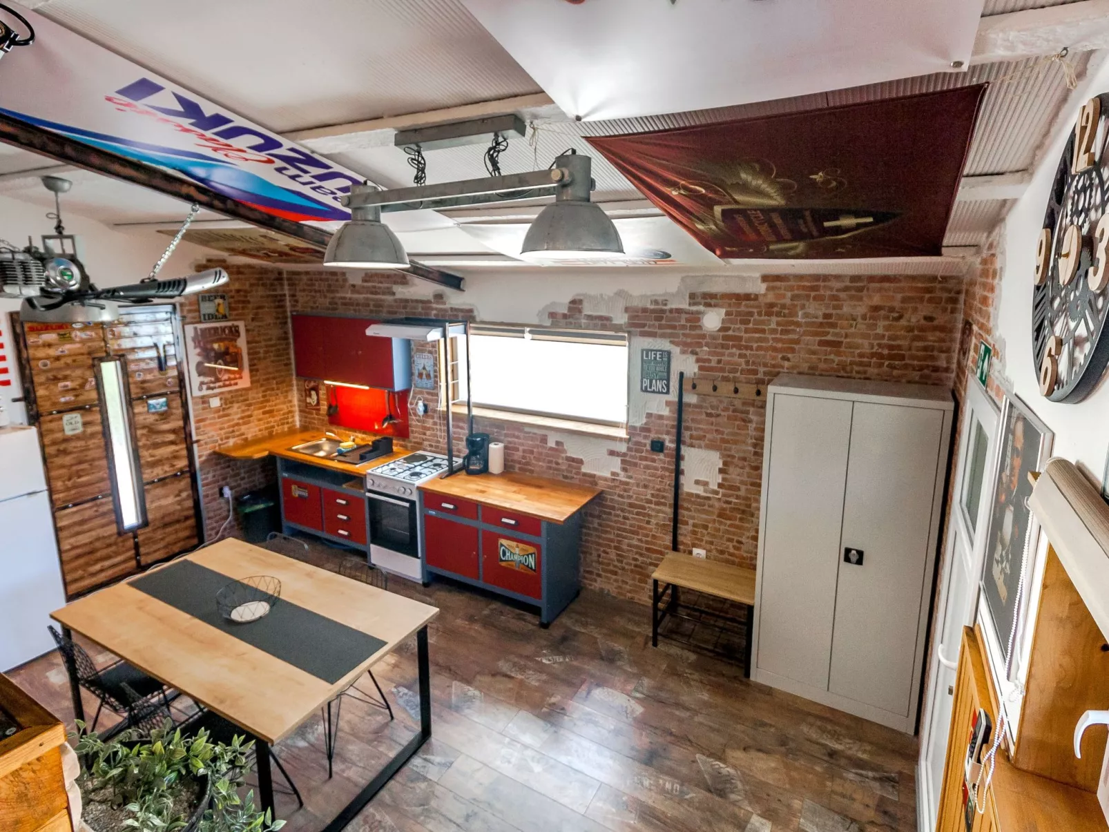 Haus im Industriestil Eni mit privatem Parkplatz-Binnen