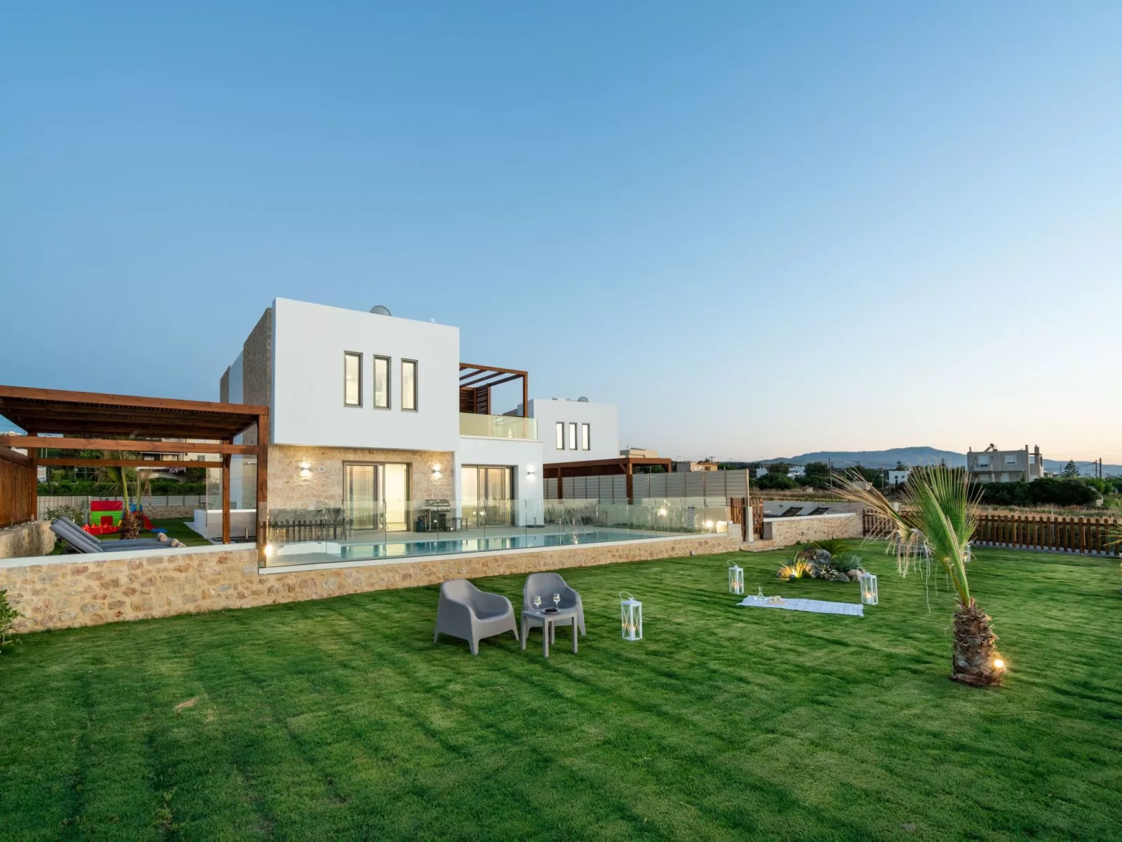 Villa am Strand mit Pool, Kinderbereich und BBQ-Buiten